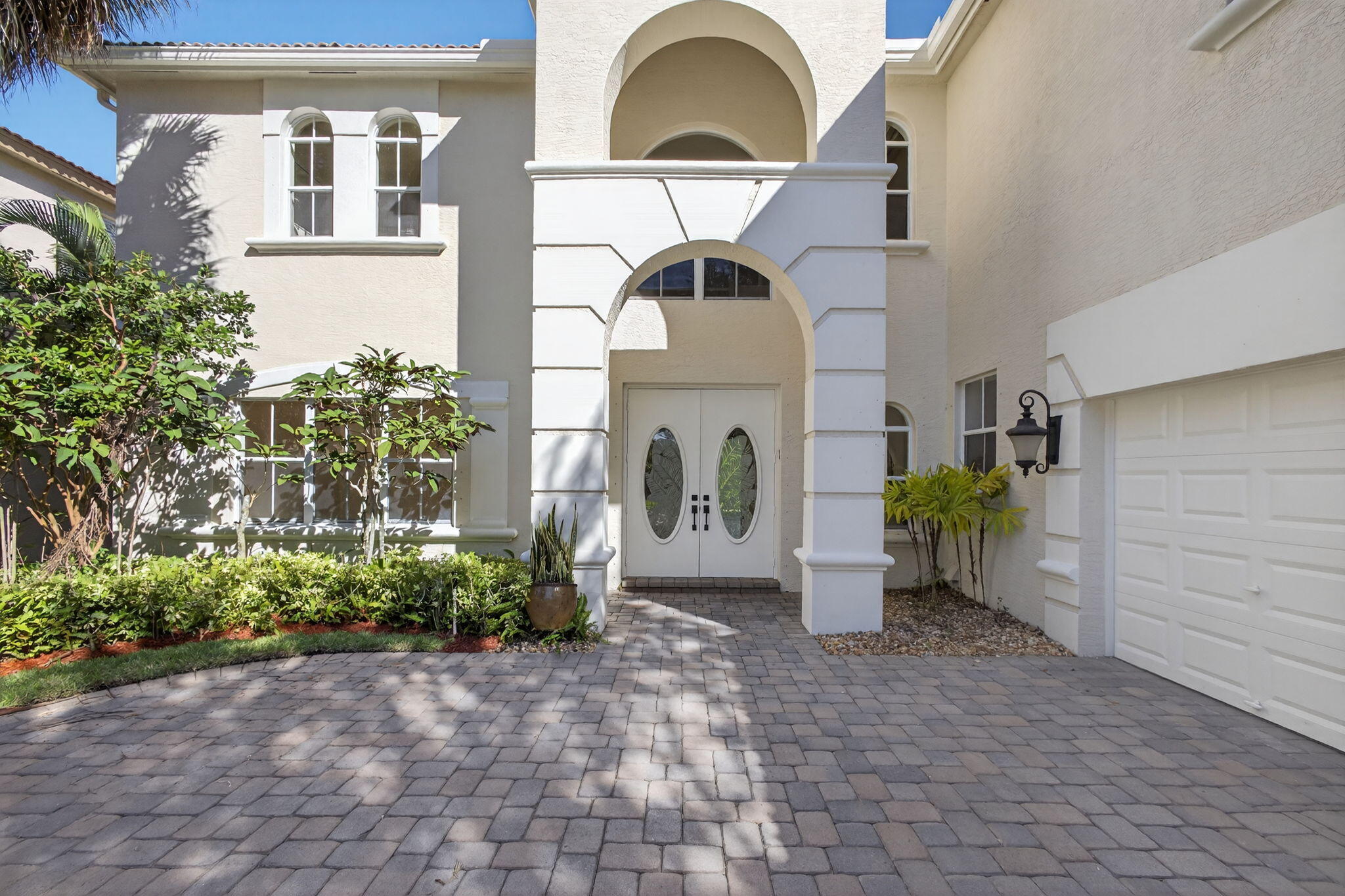 MLS #R11141048 image #1