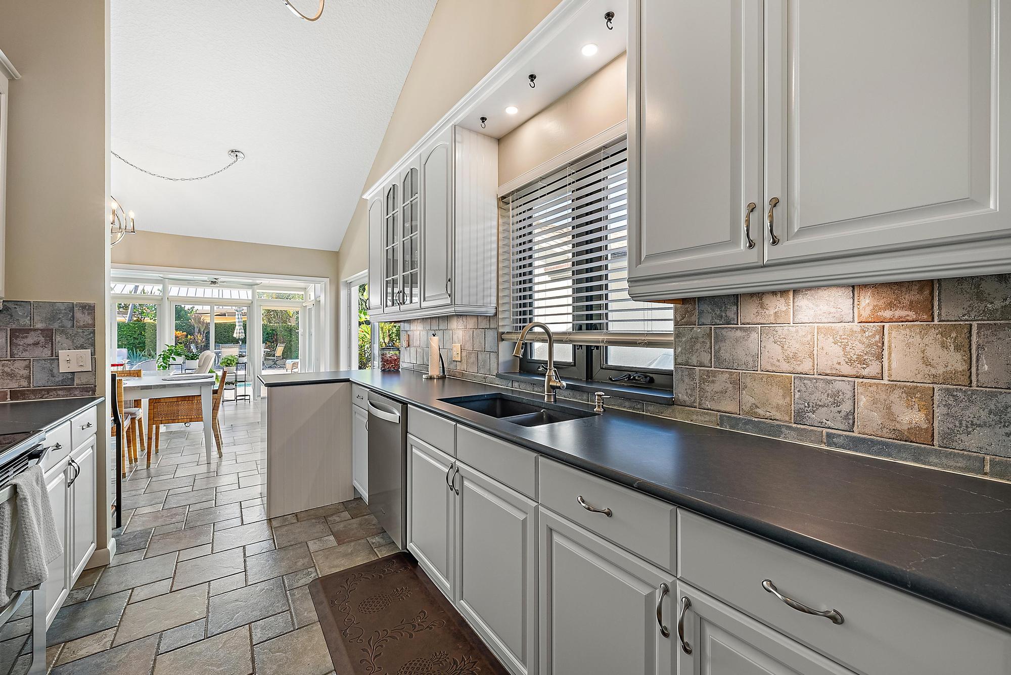 MLS #R11141473 image #7