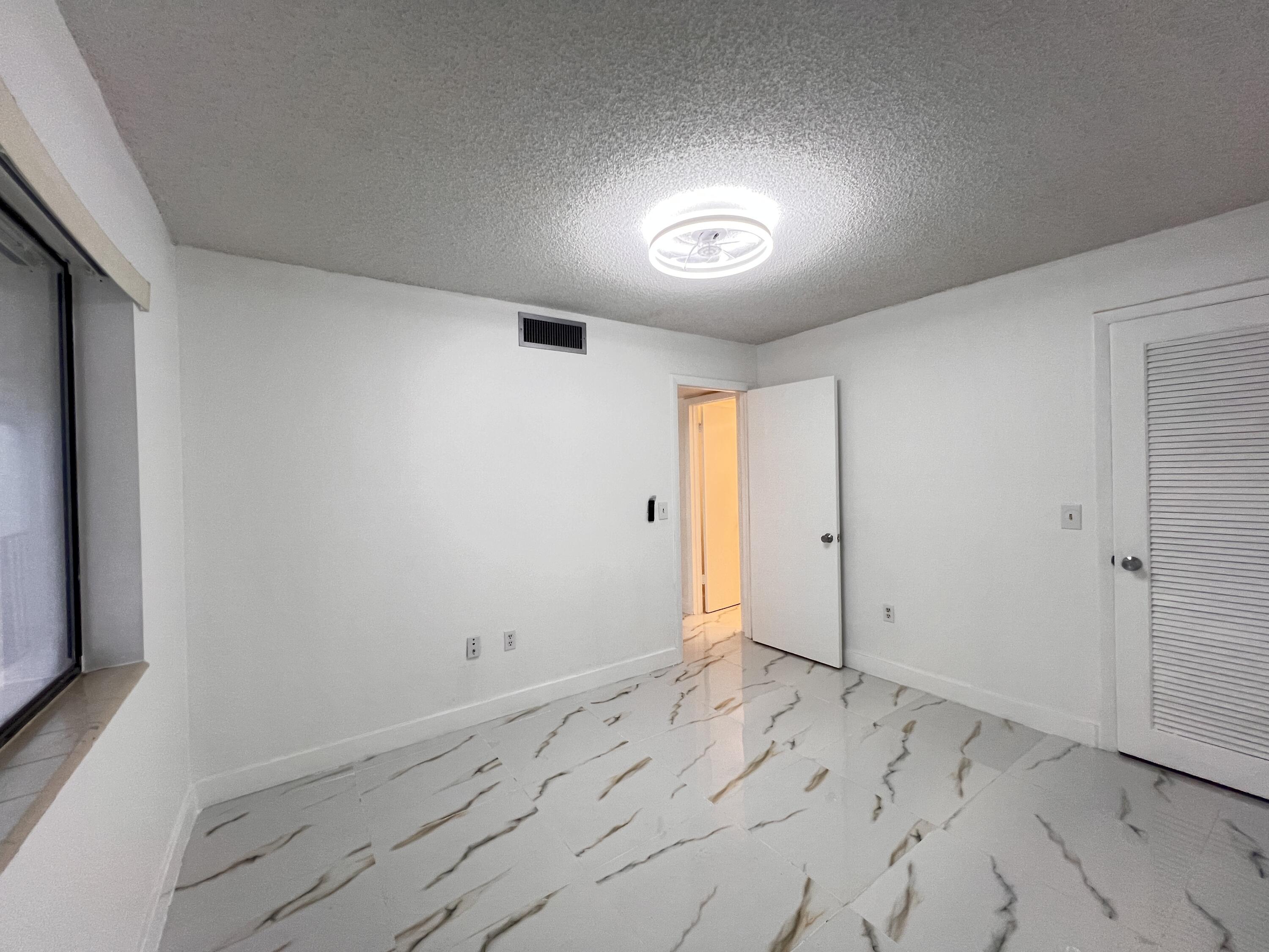 MLS #R11141488 image #12