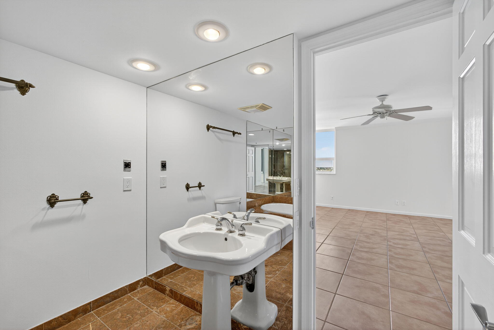 MLS #R11142372 image #17