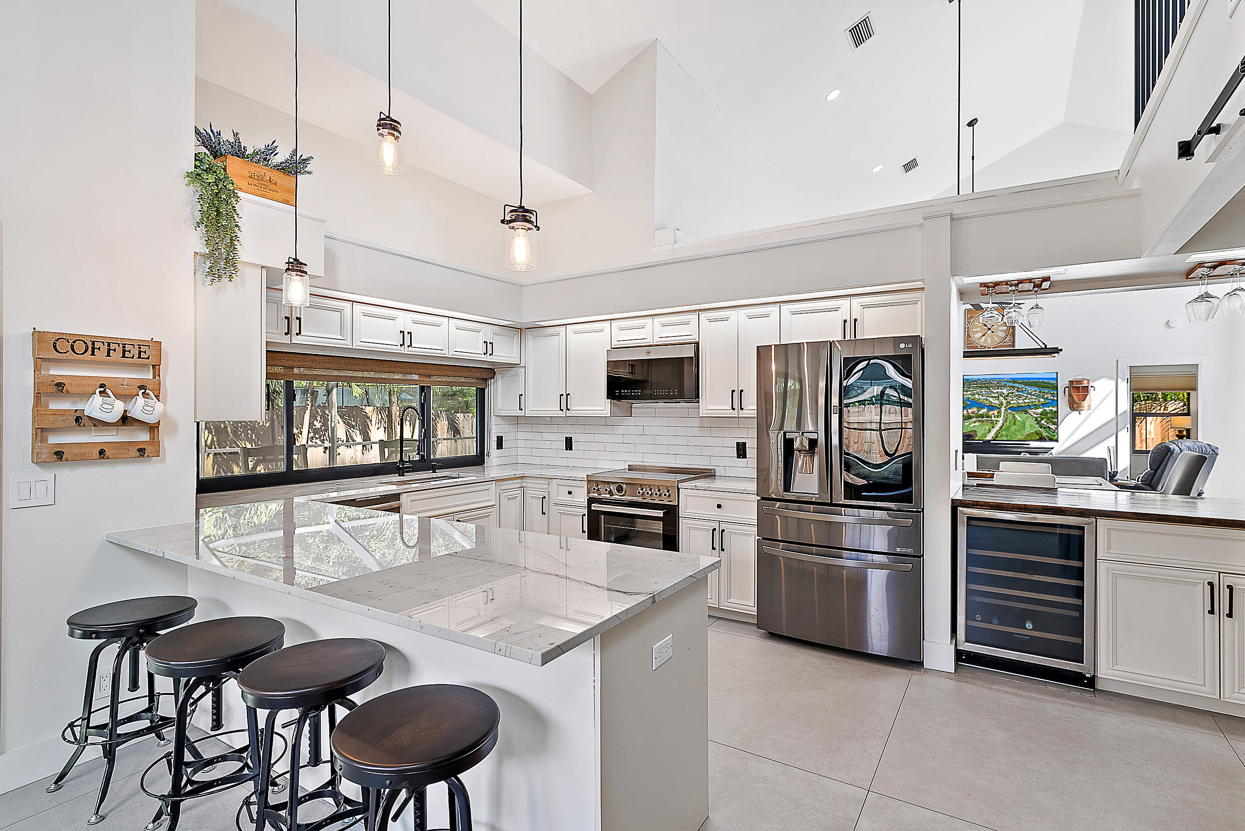 MLS #R11142695 image #0