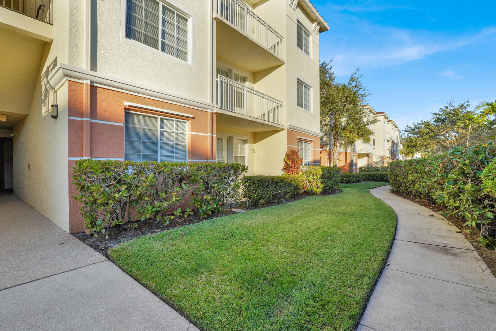 MLS #R11143493 image #24