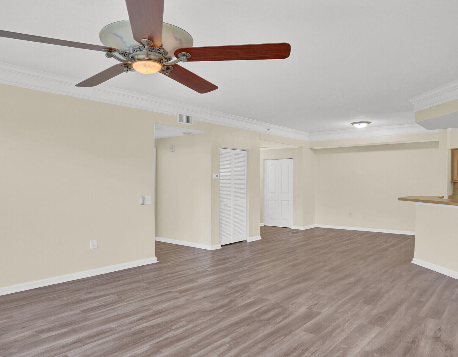 MLS #R11143493 image #8