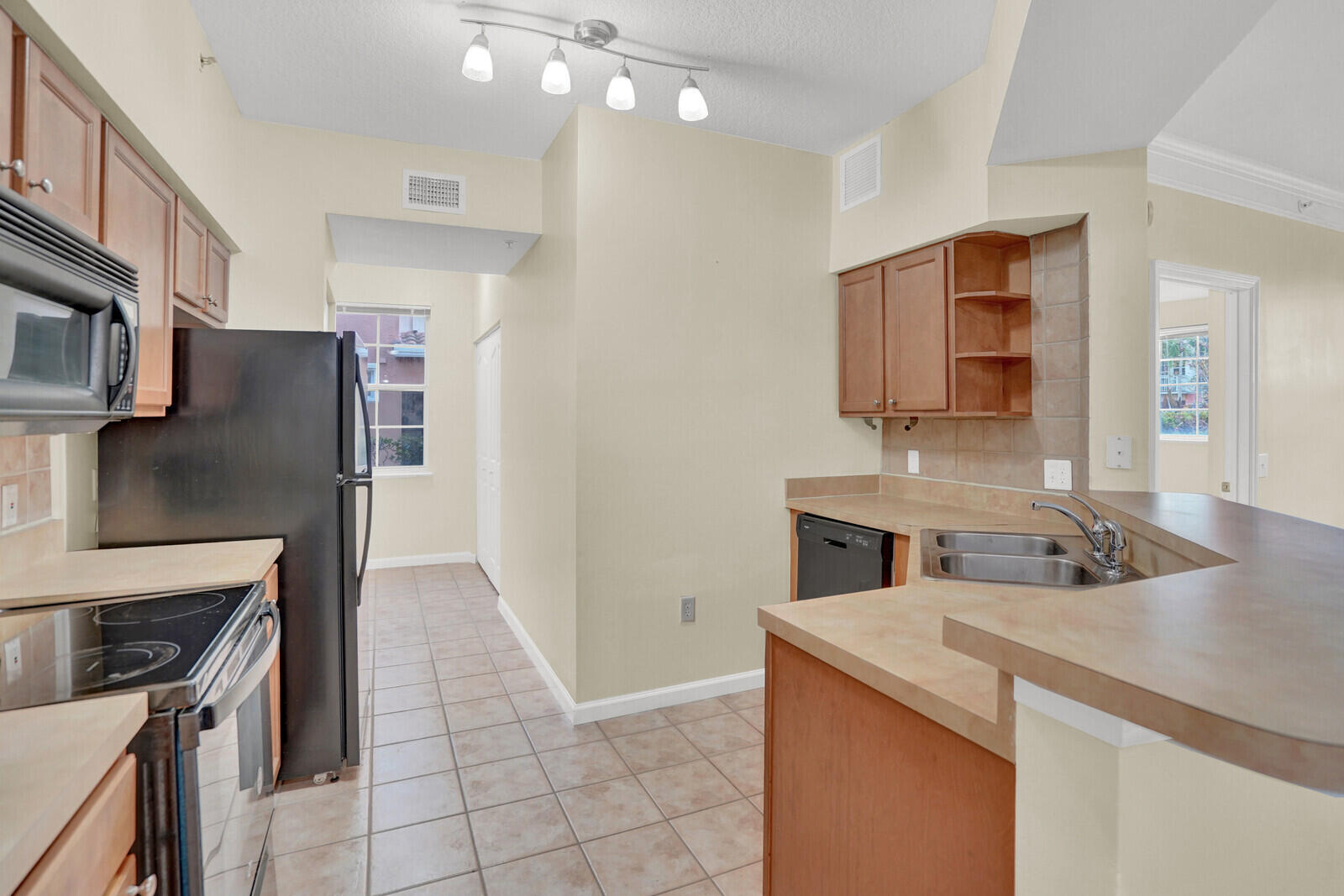 MLS #R11143493 image #9