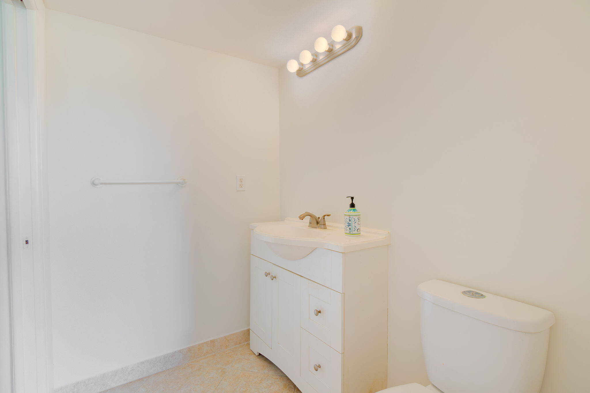 MLS #R11143668 image #10