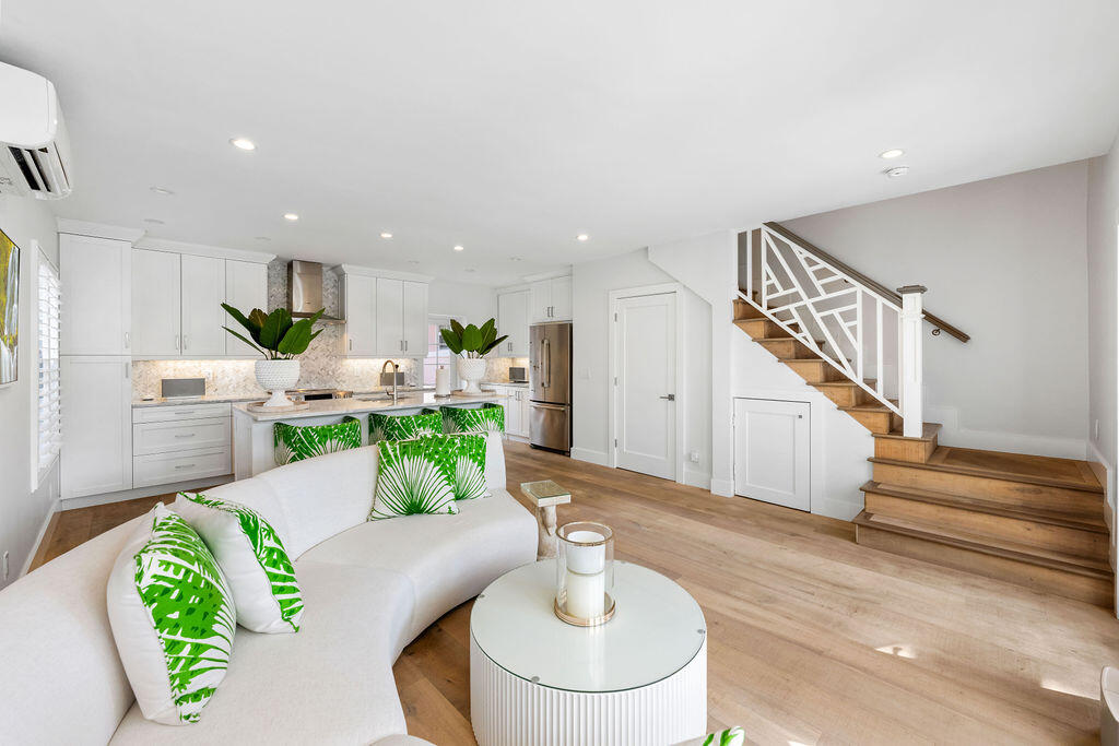 MLS #R11143702 image #2