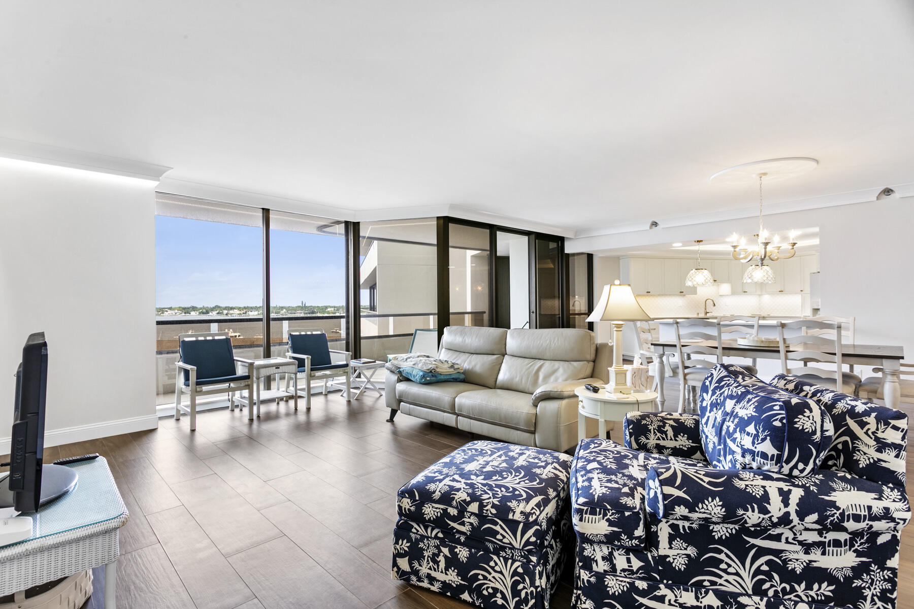 MLS #R11143993 image #2