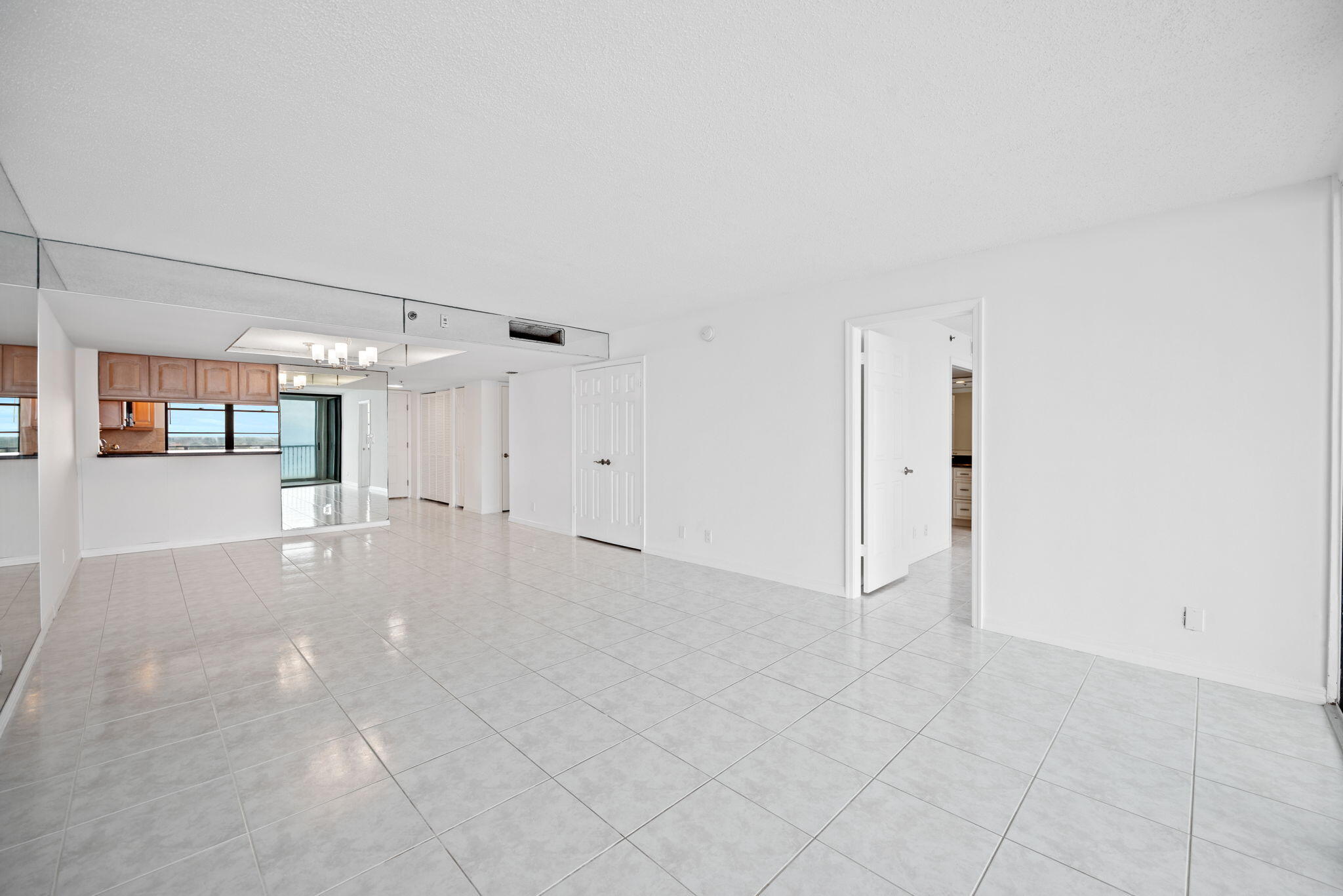 MLS #R11144463 image #8