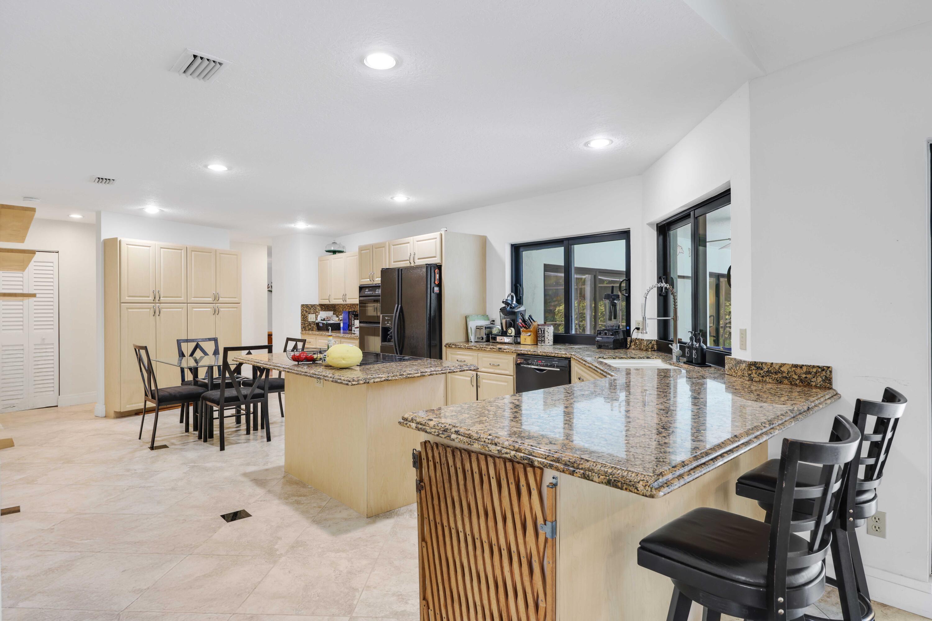 MLS #R11145229 image #14