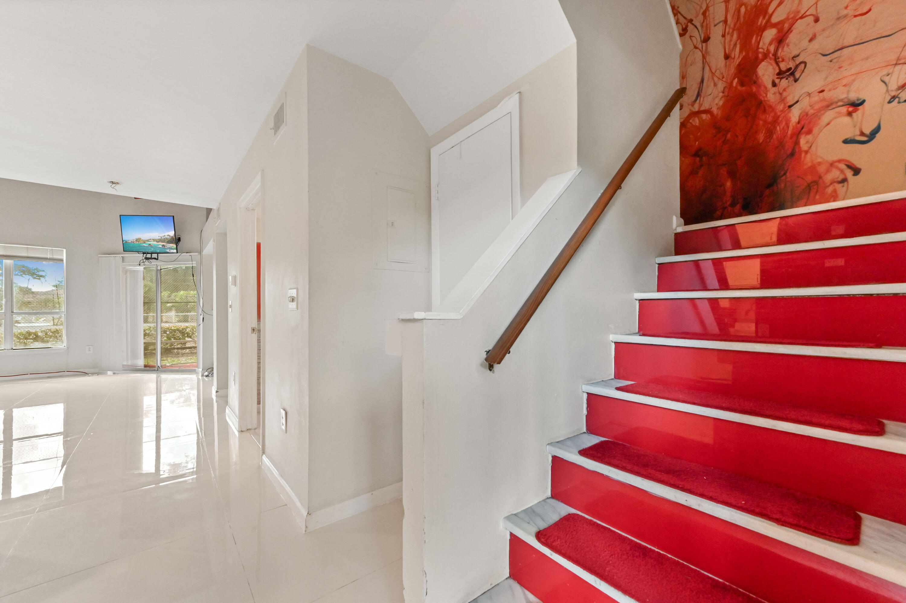 MLS #R11145393 image #10