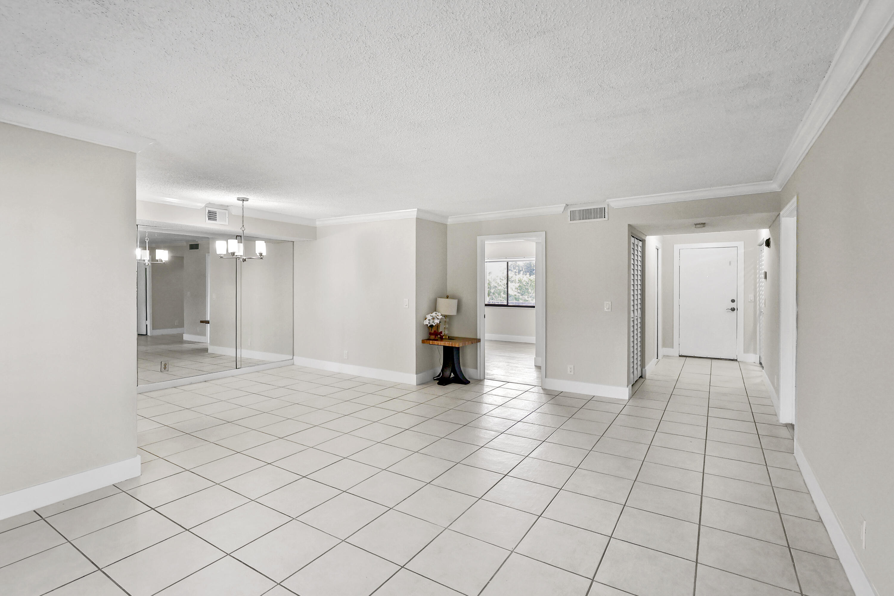 MLS #R11145478 image #1