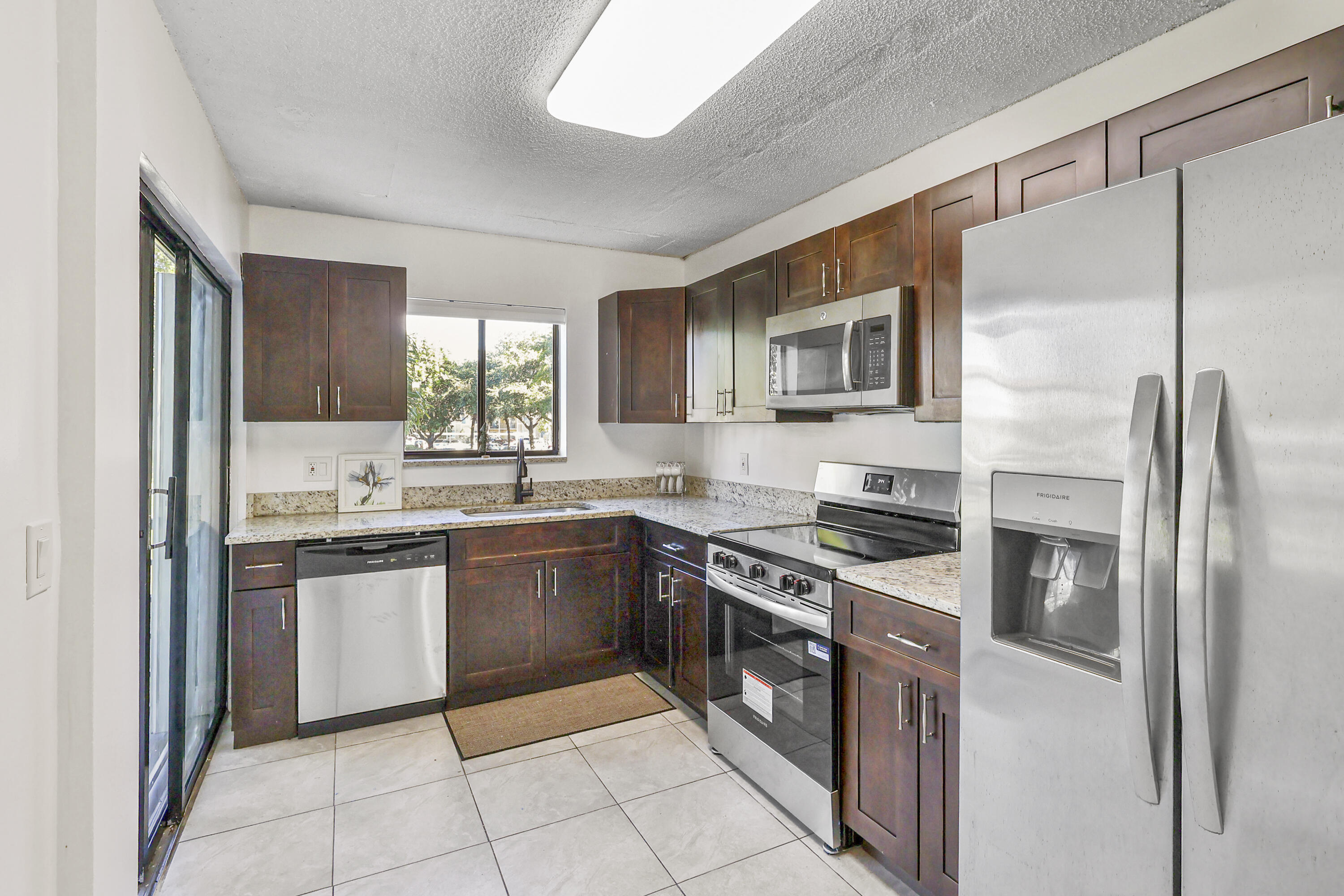 MLS #R11145478 image #10