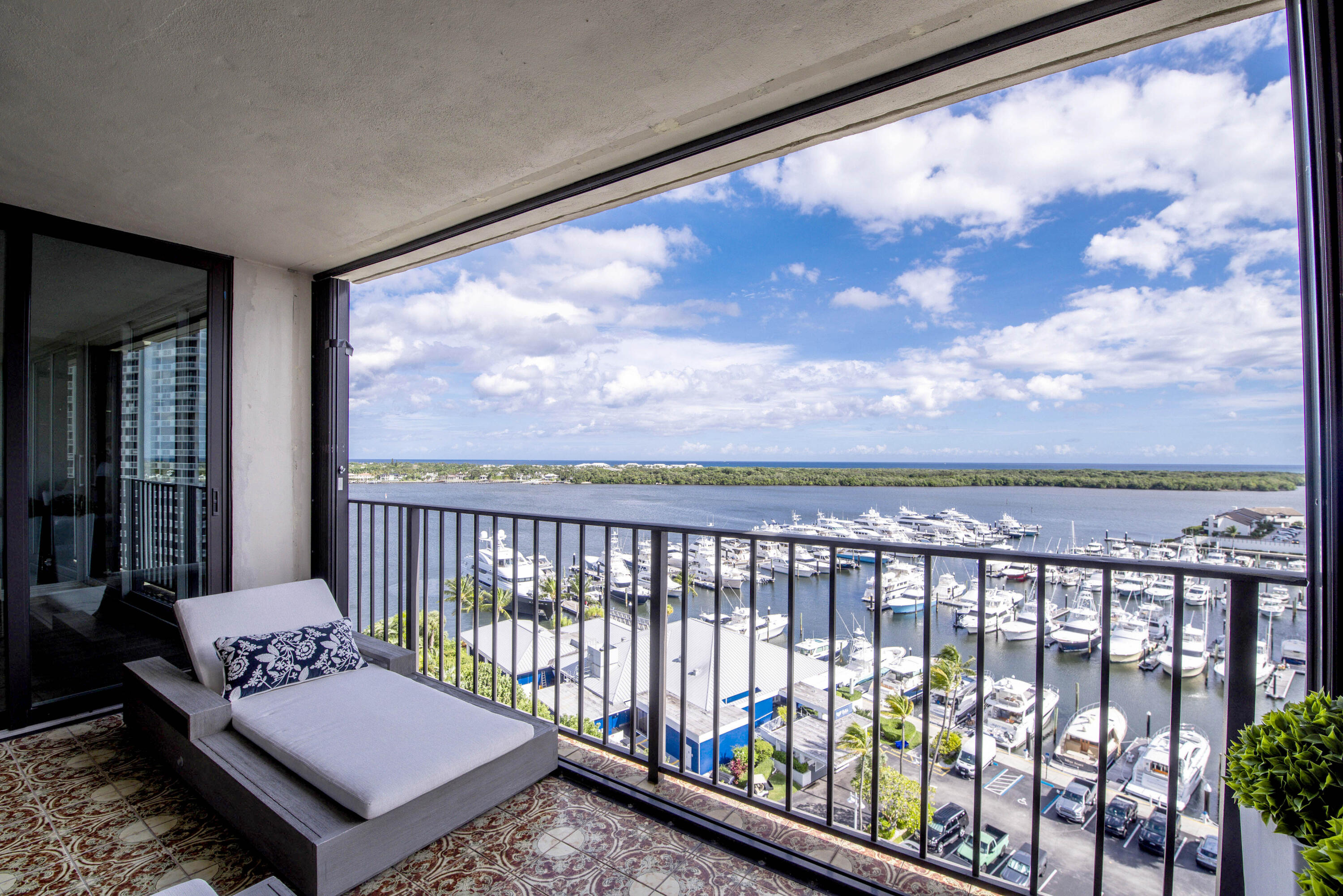 MLS #R11145533 image #12