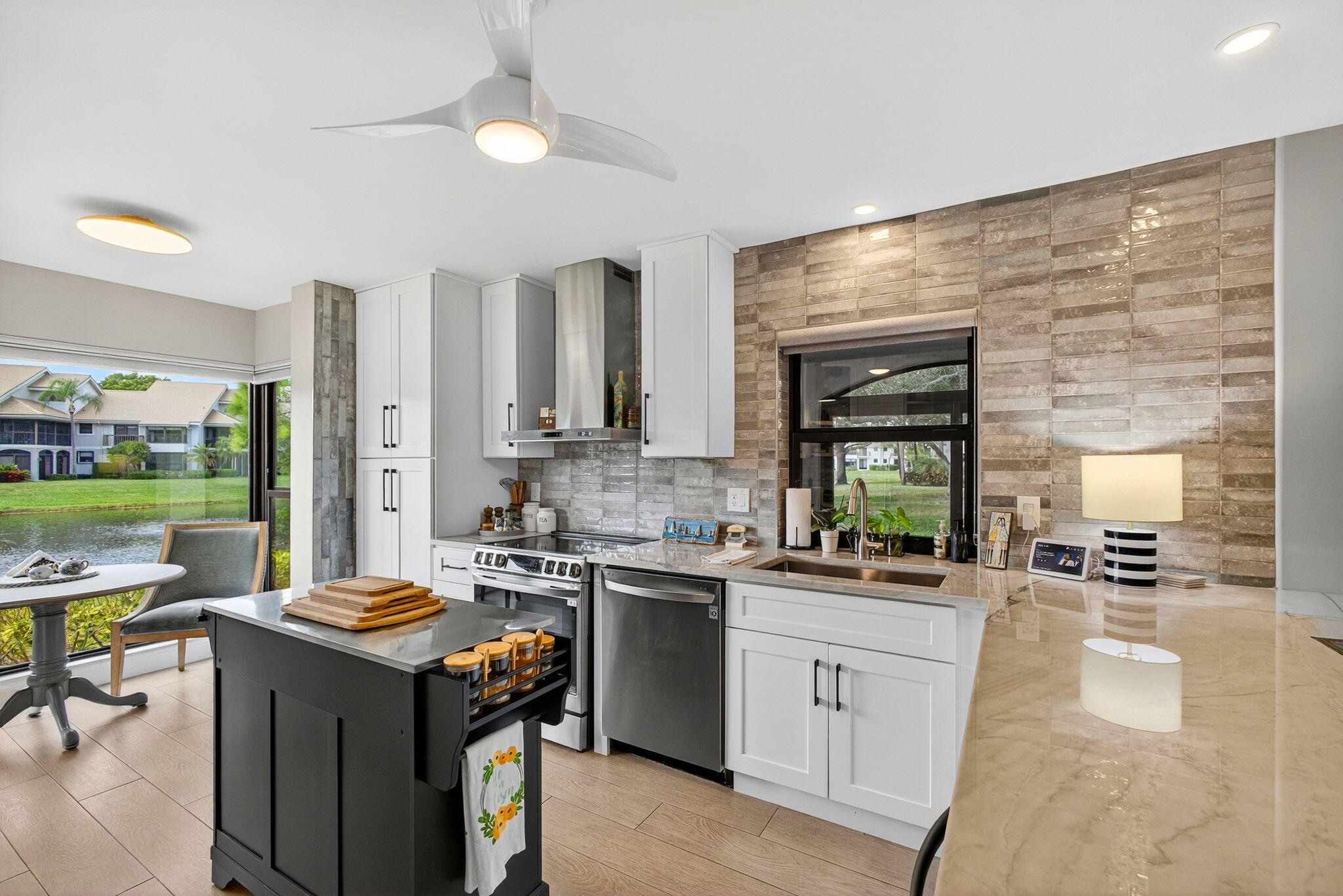 MLS #R11145563 image #10