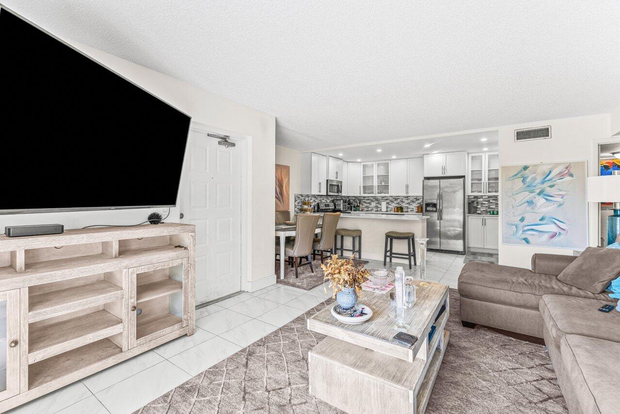 MLS #R11146196 image #1