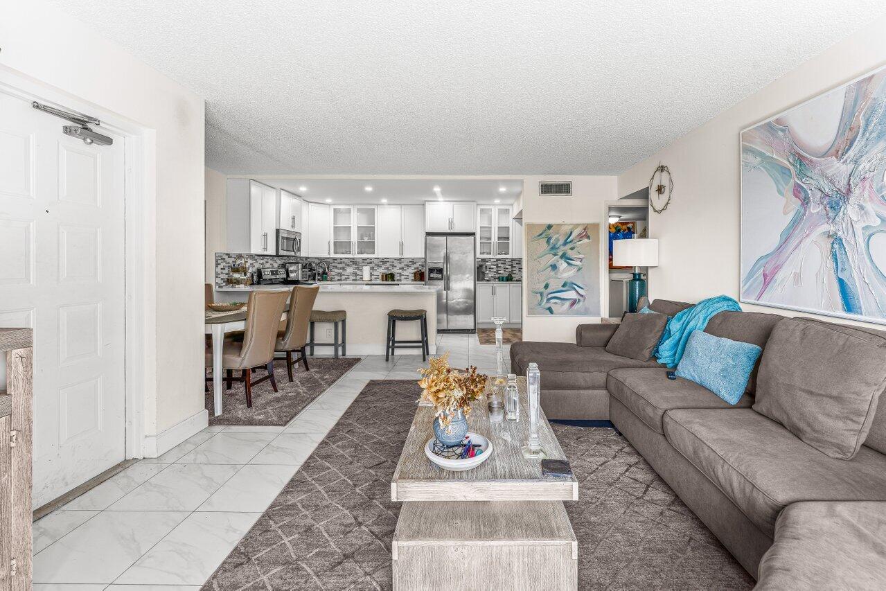 MLS #R11146196 image #8