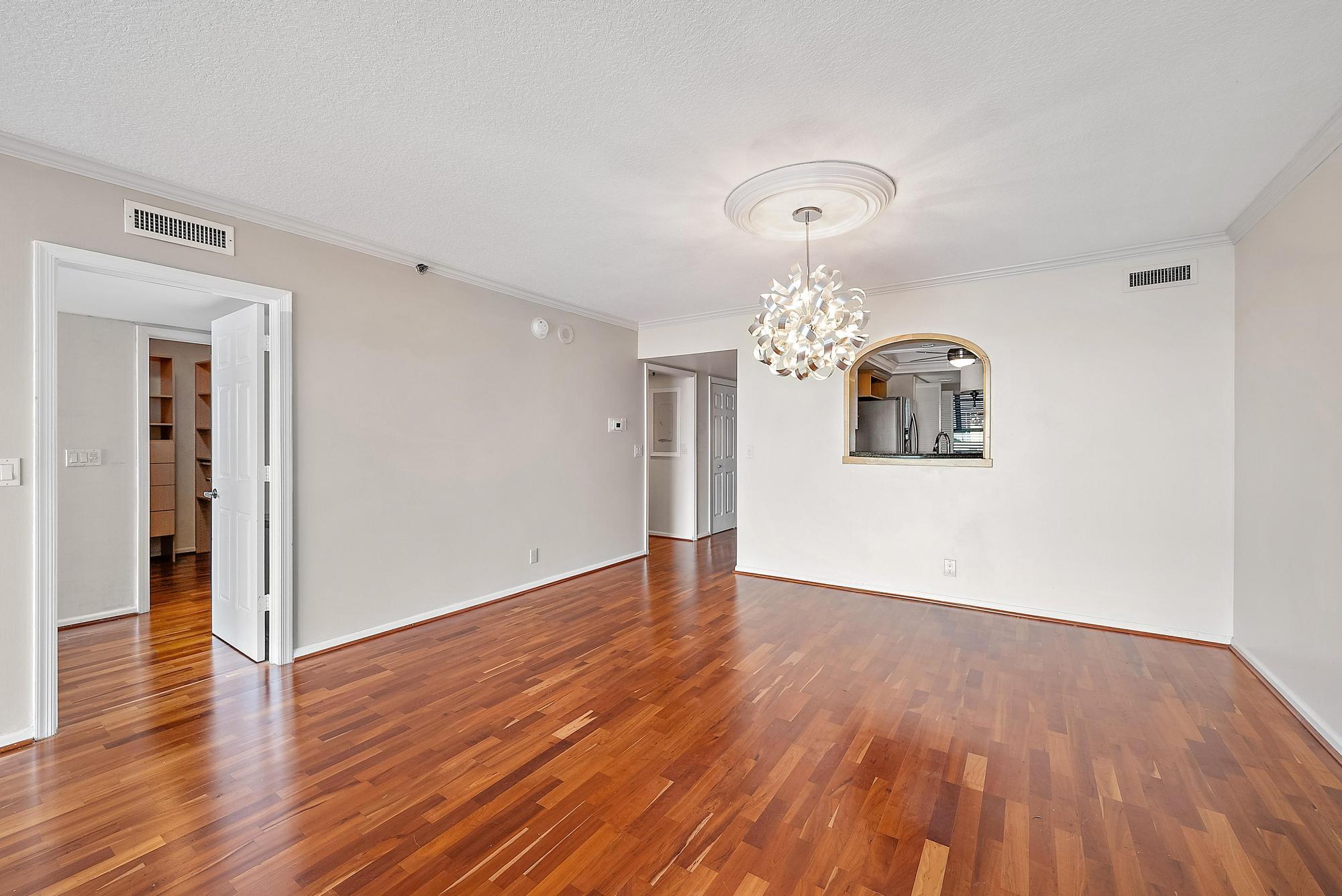 MLS #R11146343 image #8