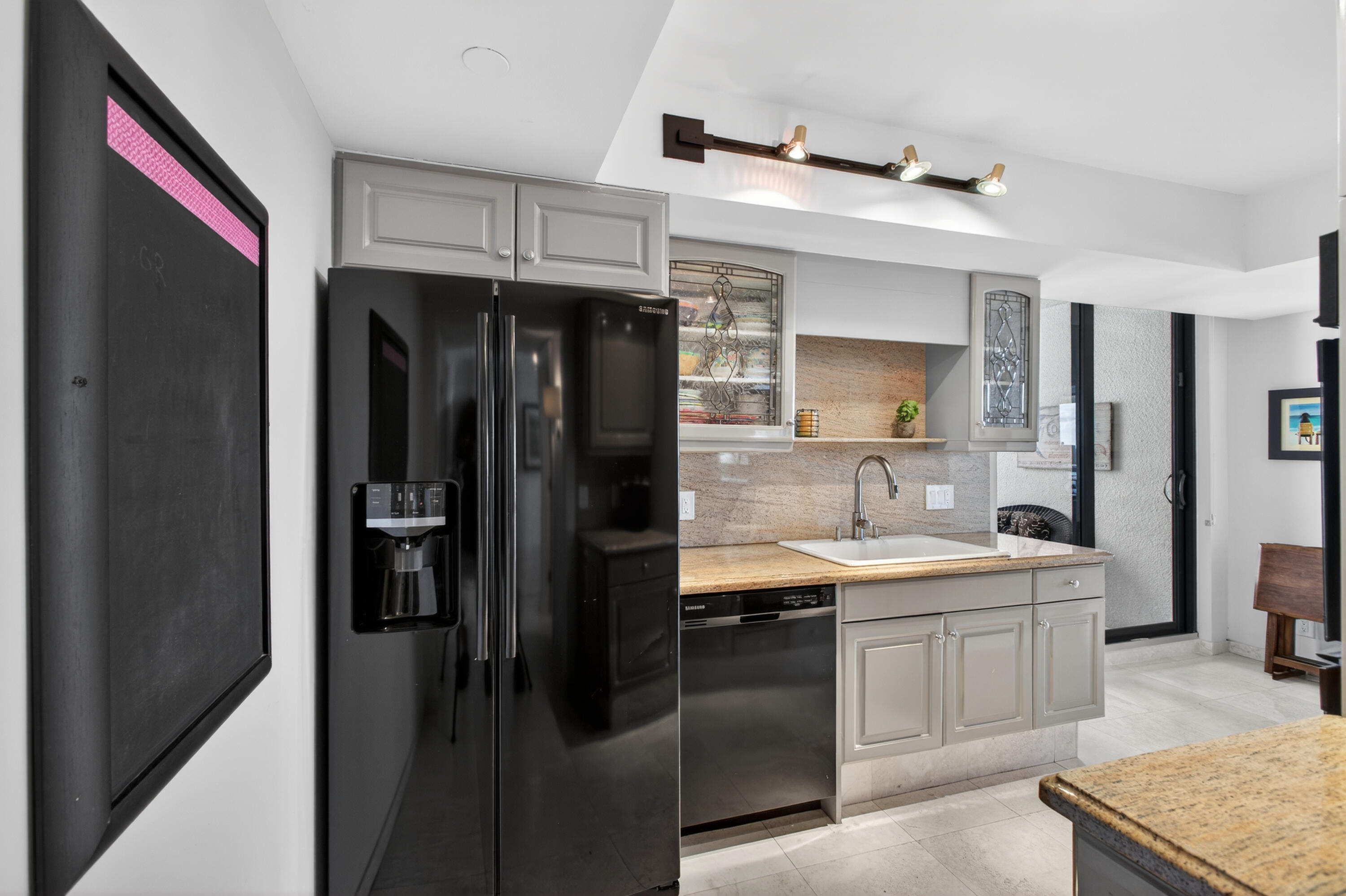 MLS #R11146931 image #17