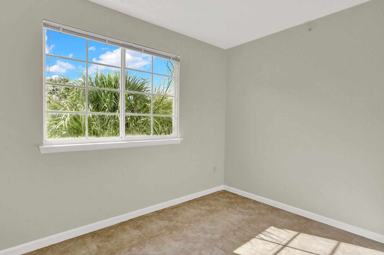 MLS #R11147181 image #12