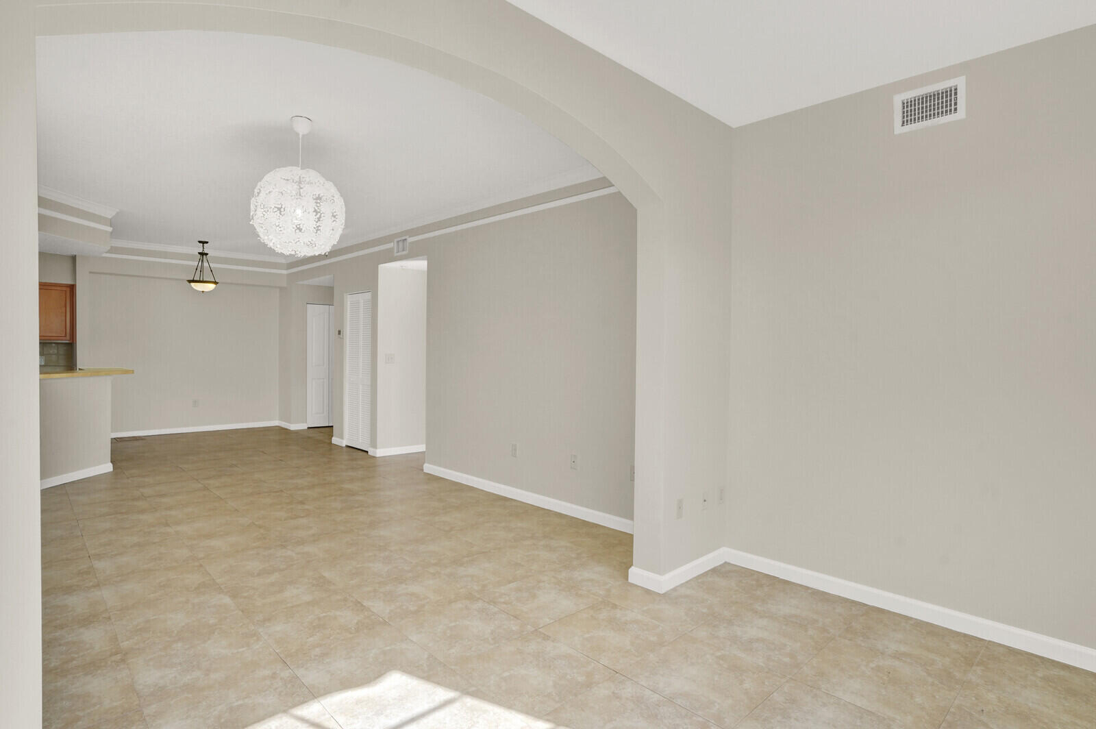 MLS #R11147181 image #13