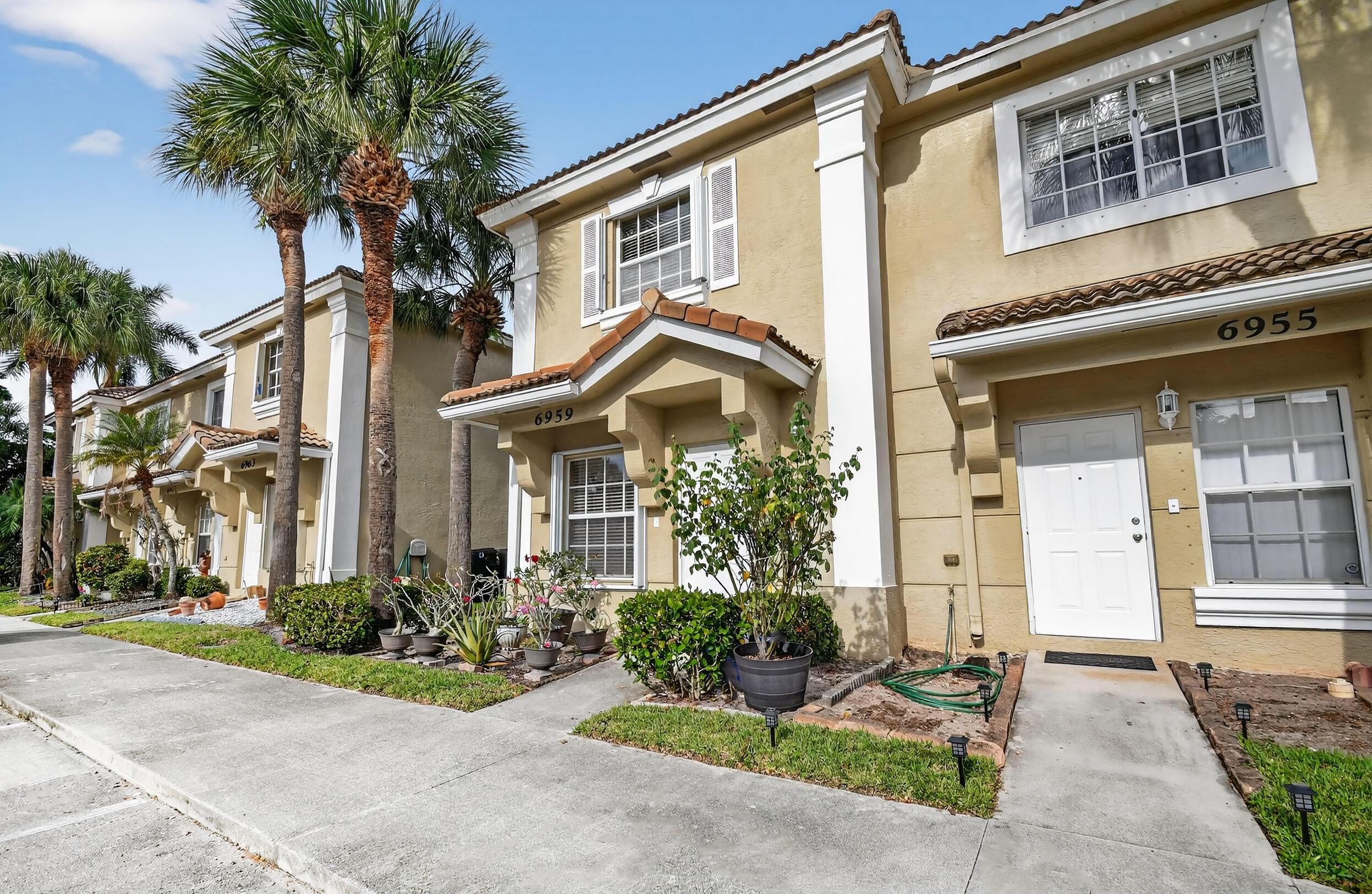 MLS #R11147199 image #1