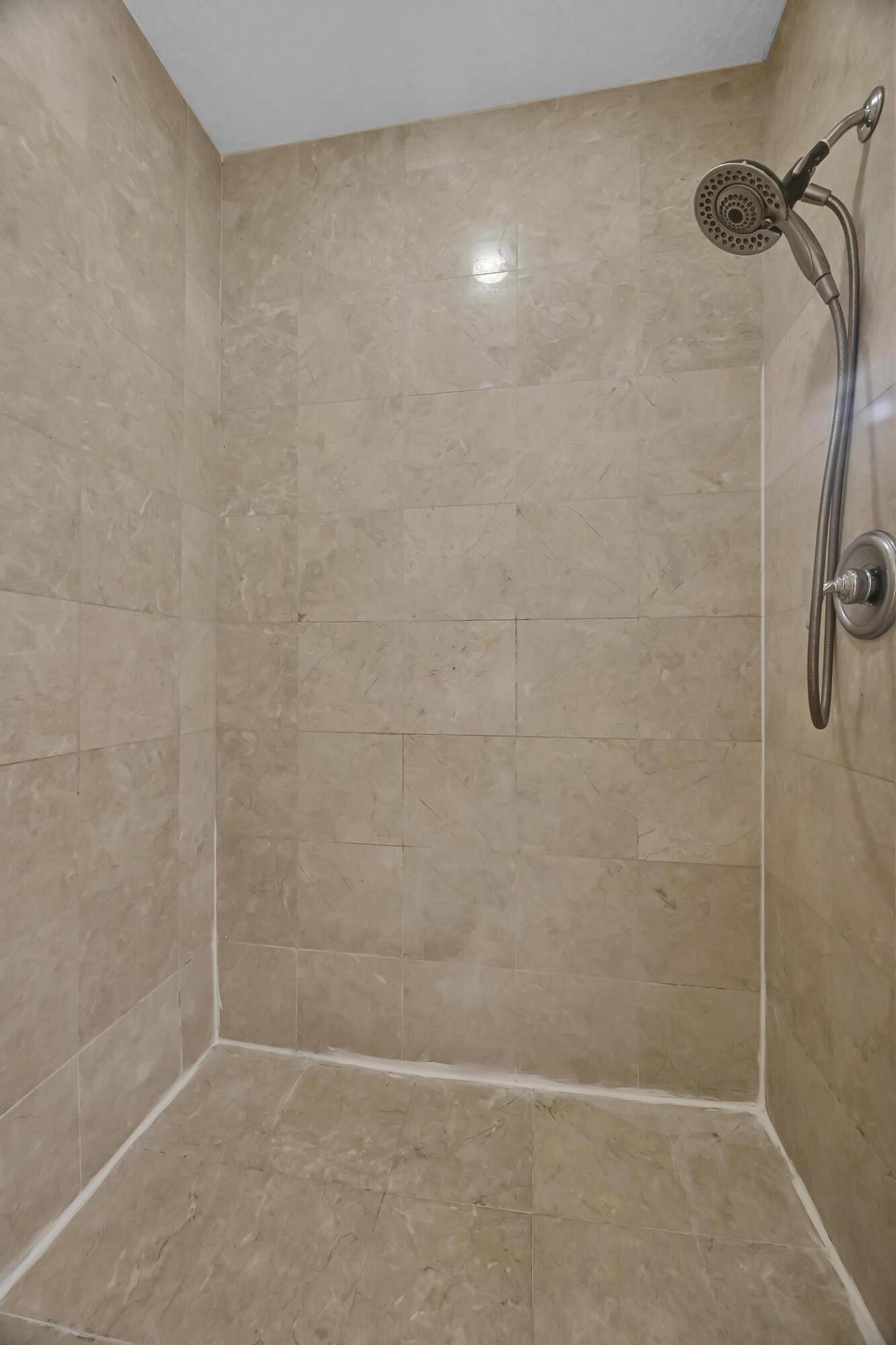 MLS #R11147439 image #26