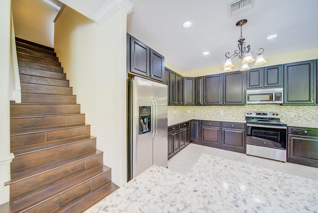 MLS #R11147655 image #17