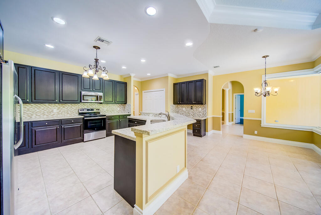 MLS #R11147655 image #18