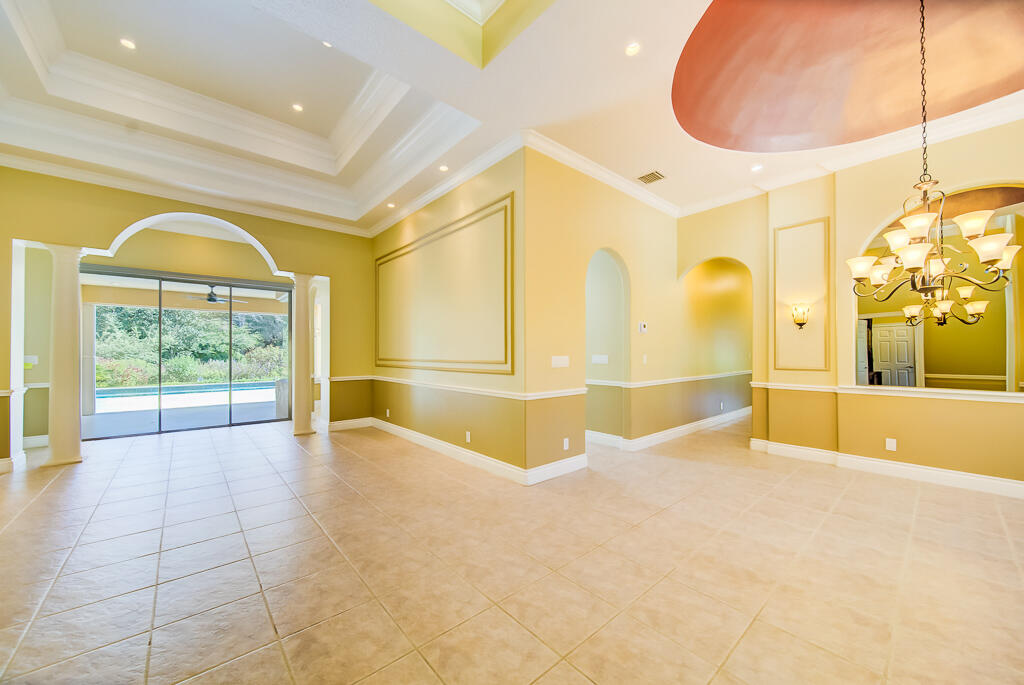 MLS #R11147655 image #9