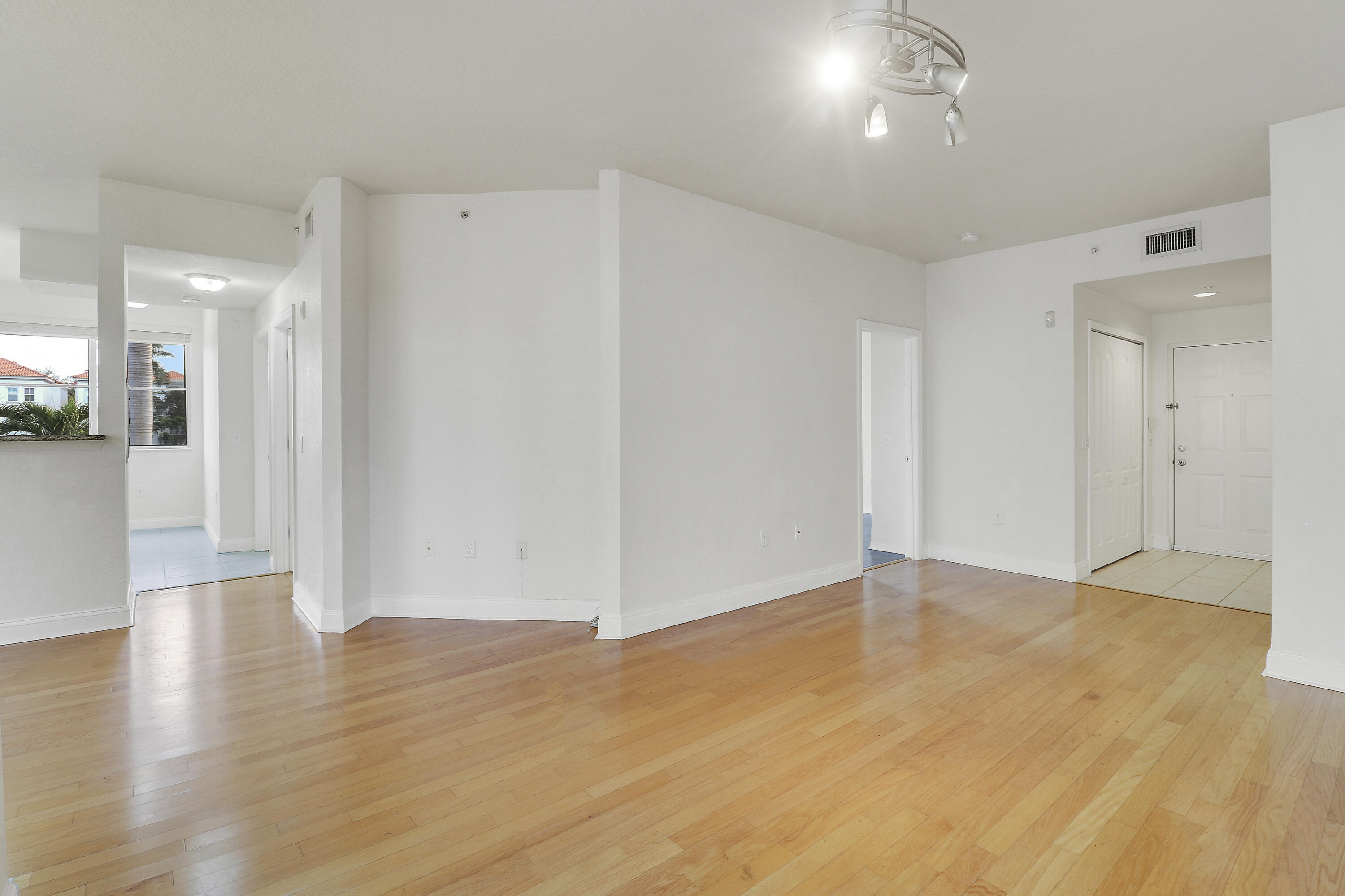 MLS #R11147658 image #6