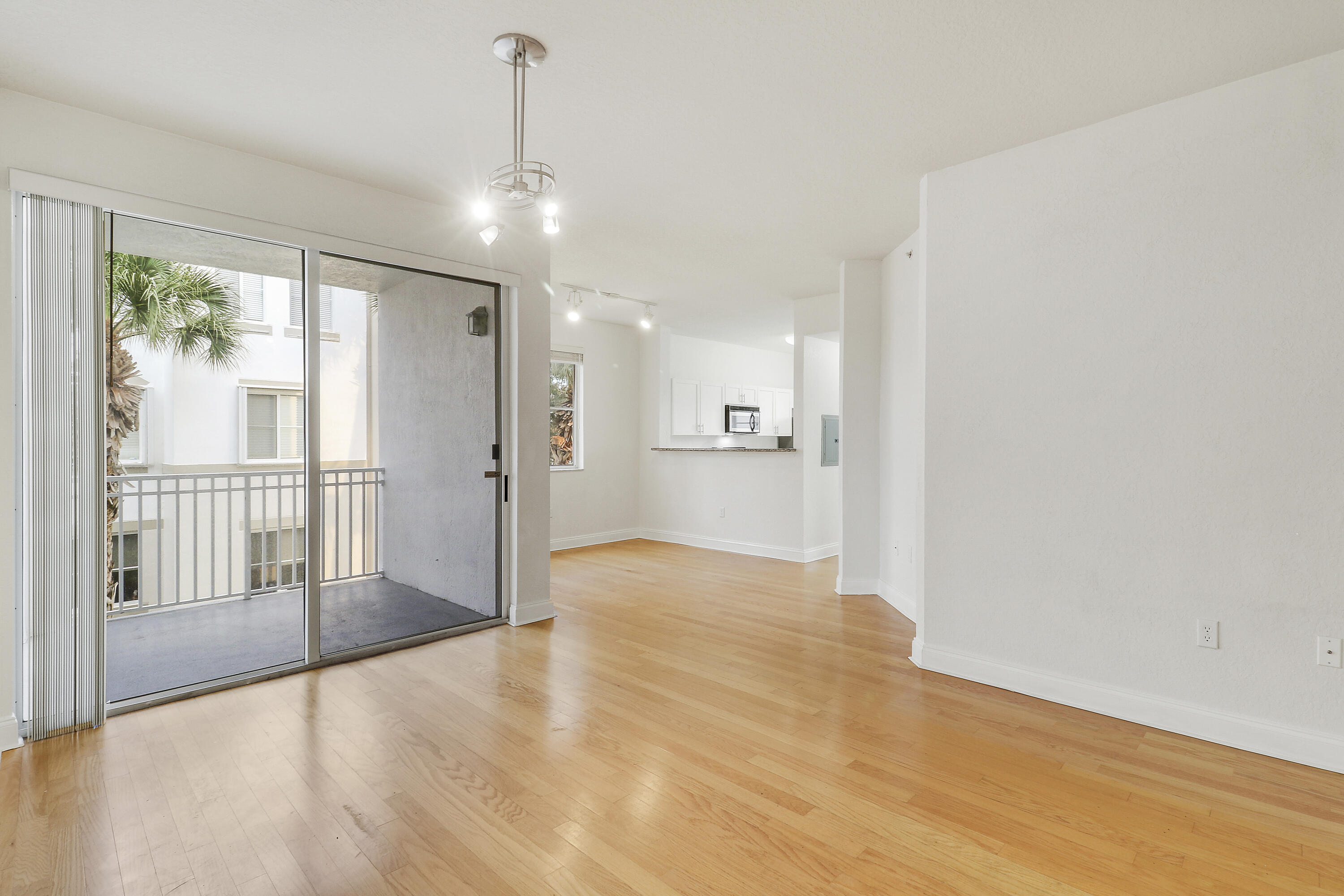 MLS #R11147658 image #7