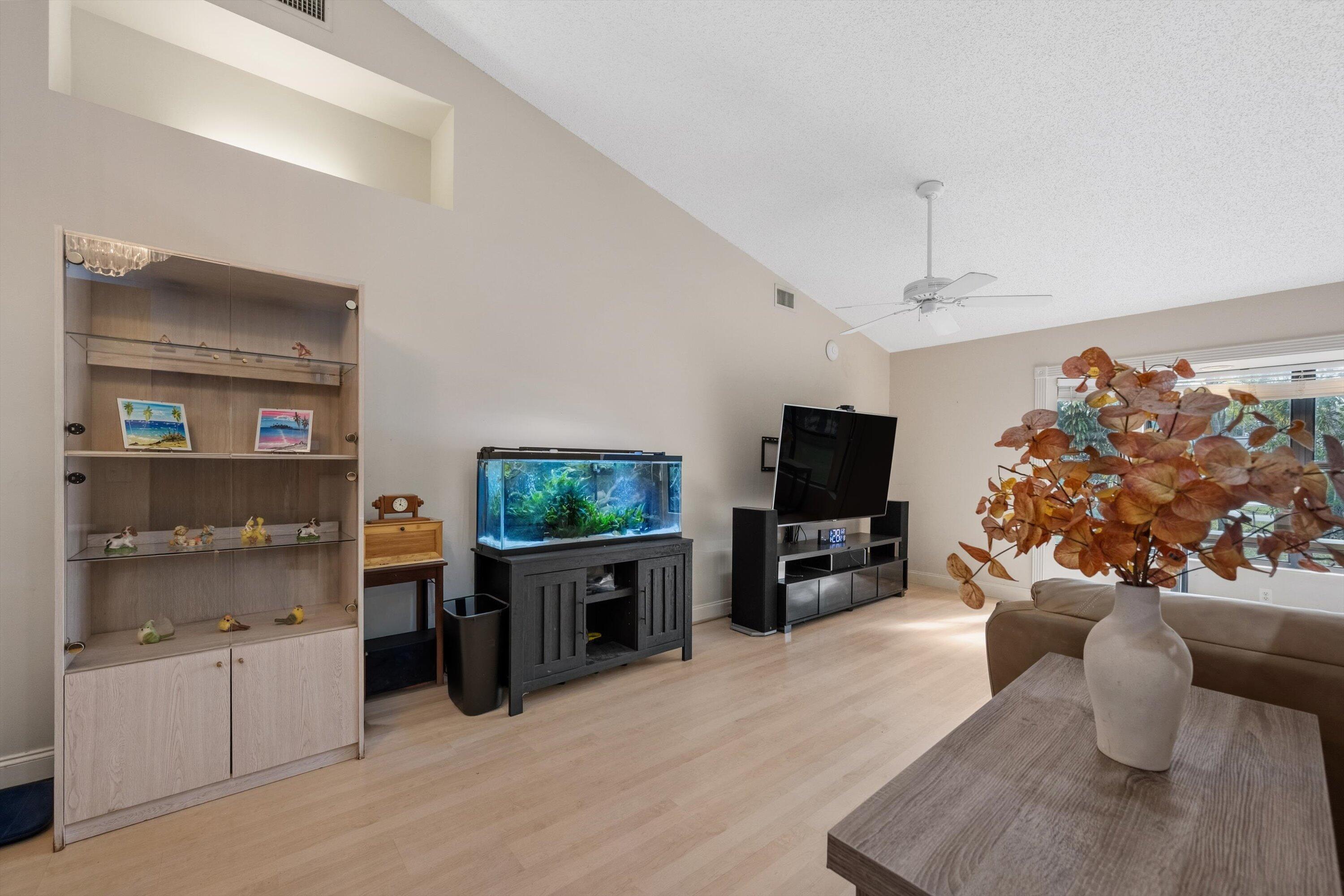 MLS #R11148203 image #10