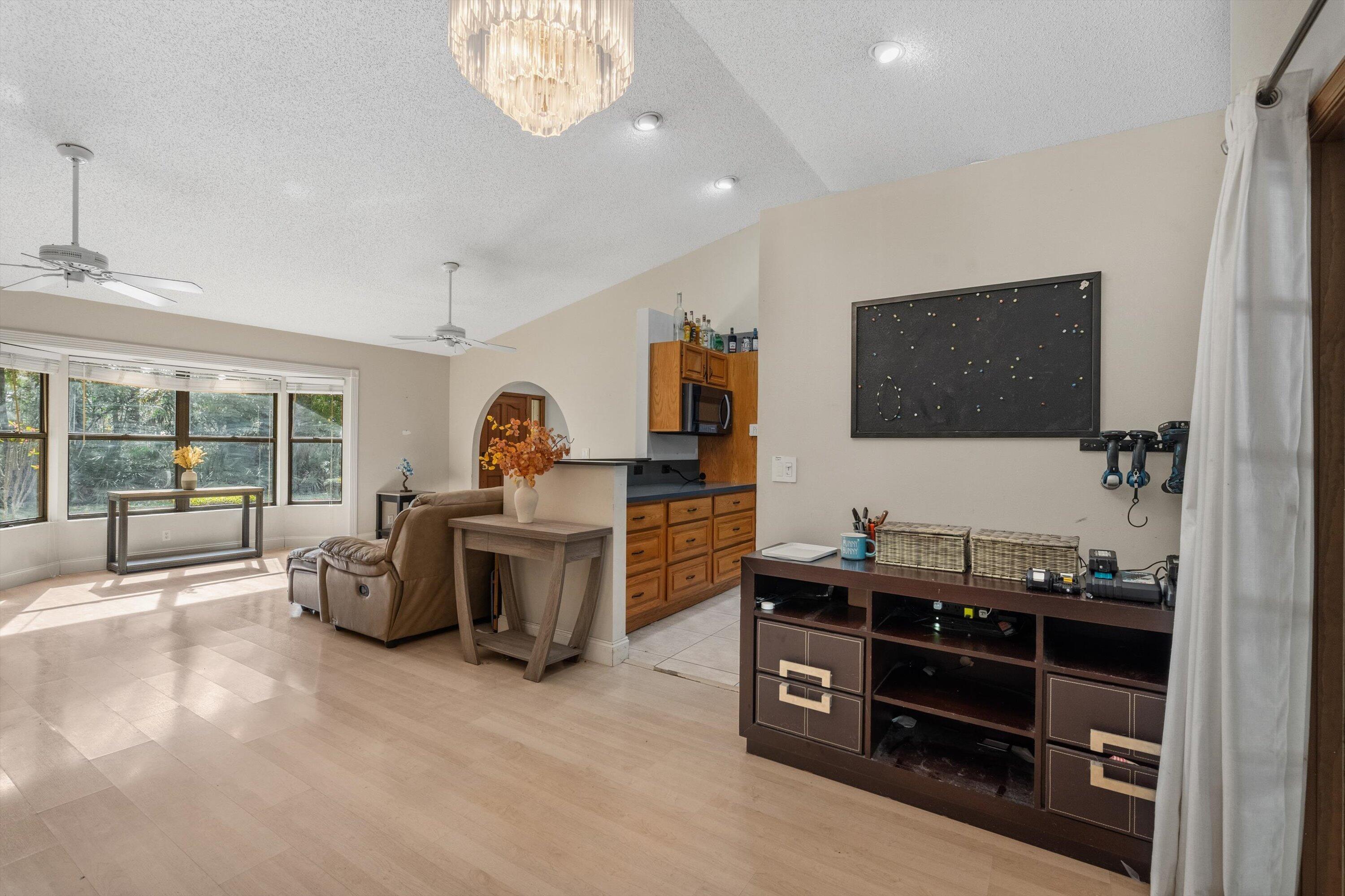 MLS #R11148203 image #11