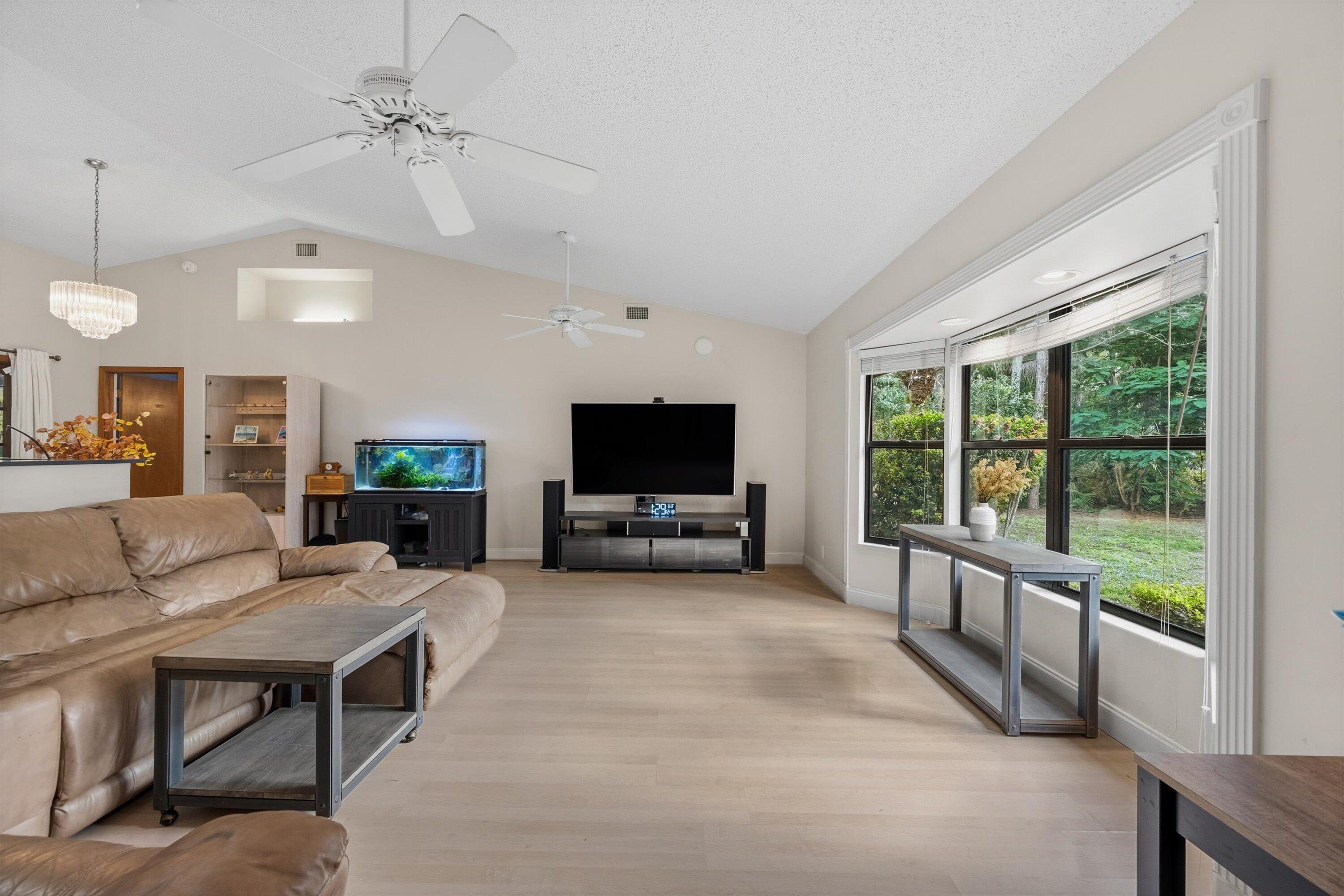 MLS #R11148203 image #9