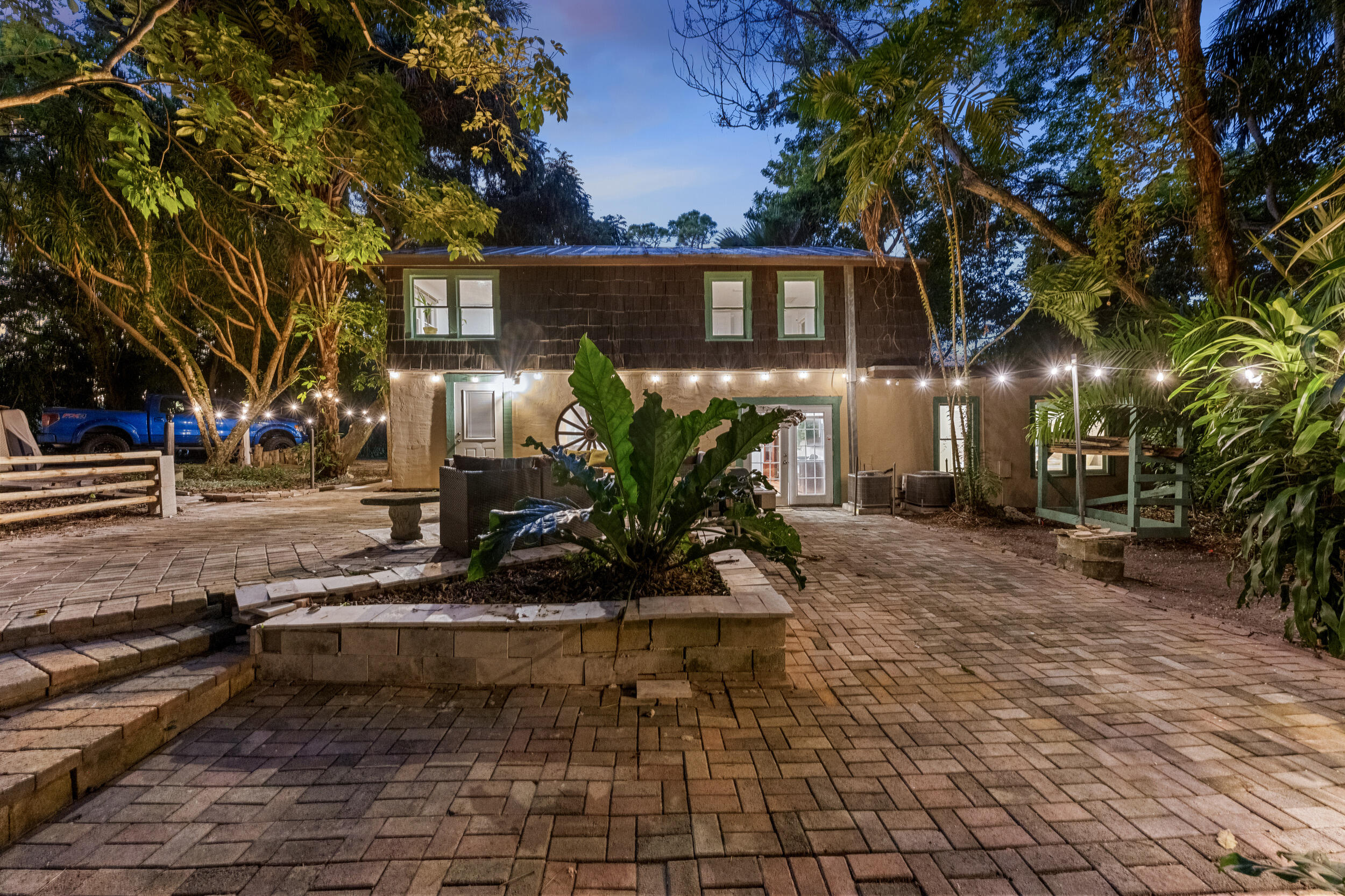 MLS #R11148485 image #1