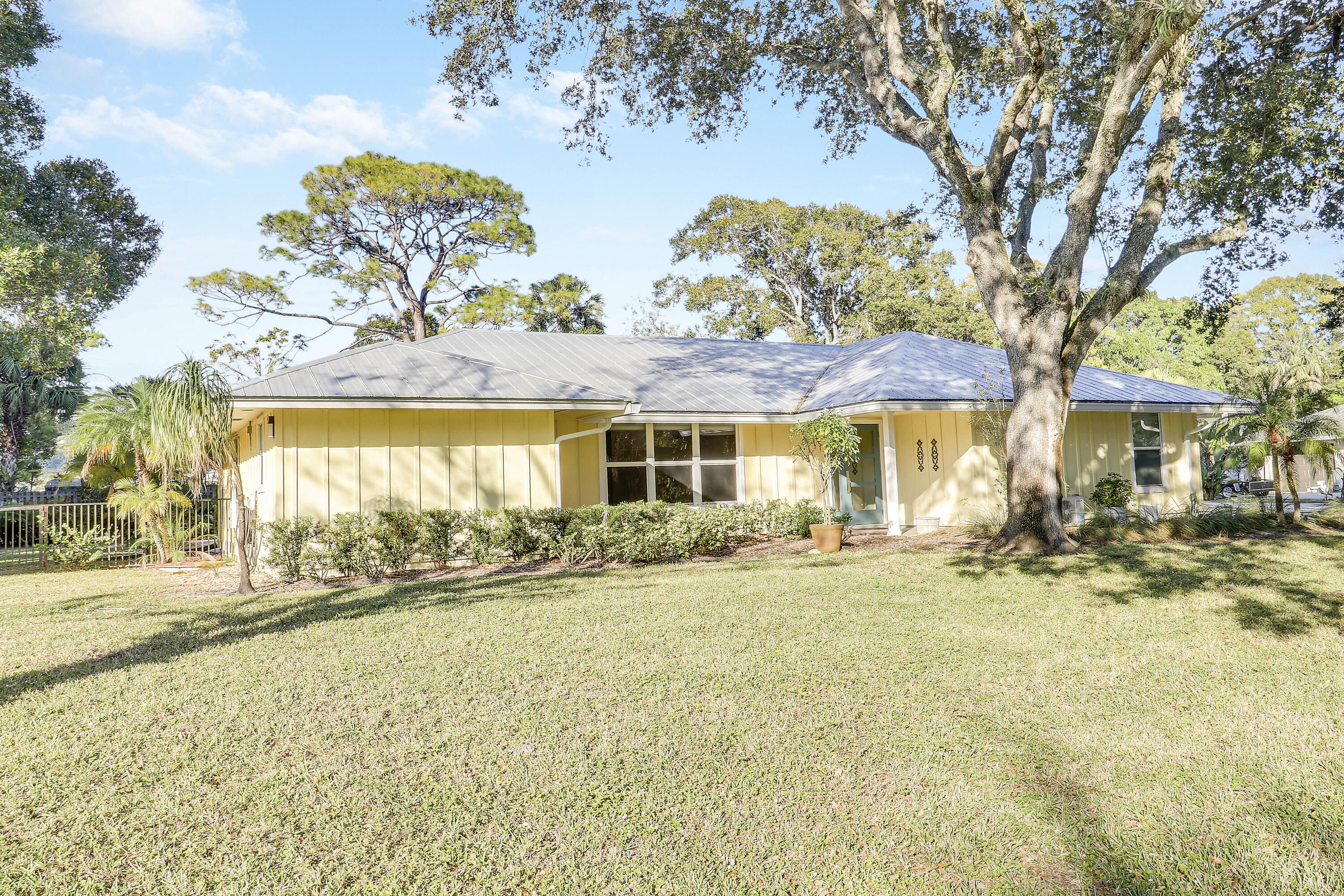 MLS #R11148891 image #1