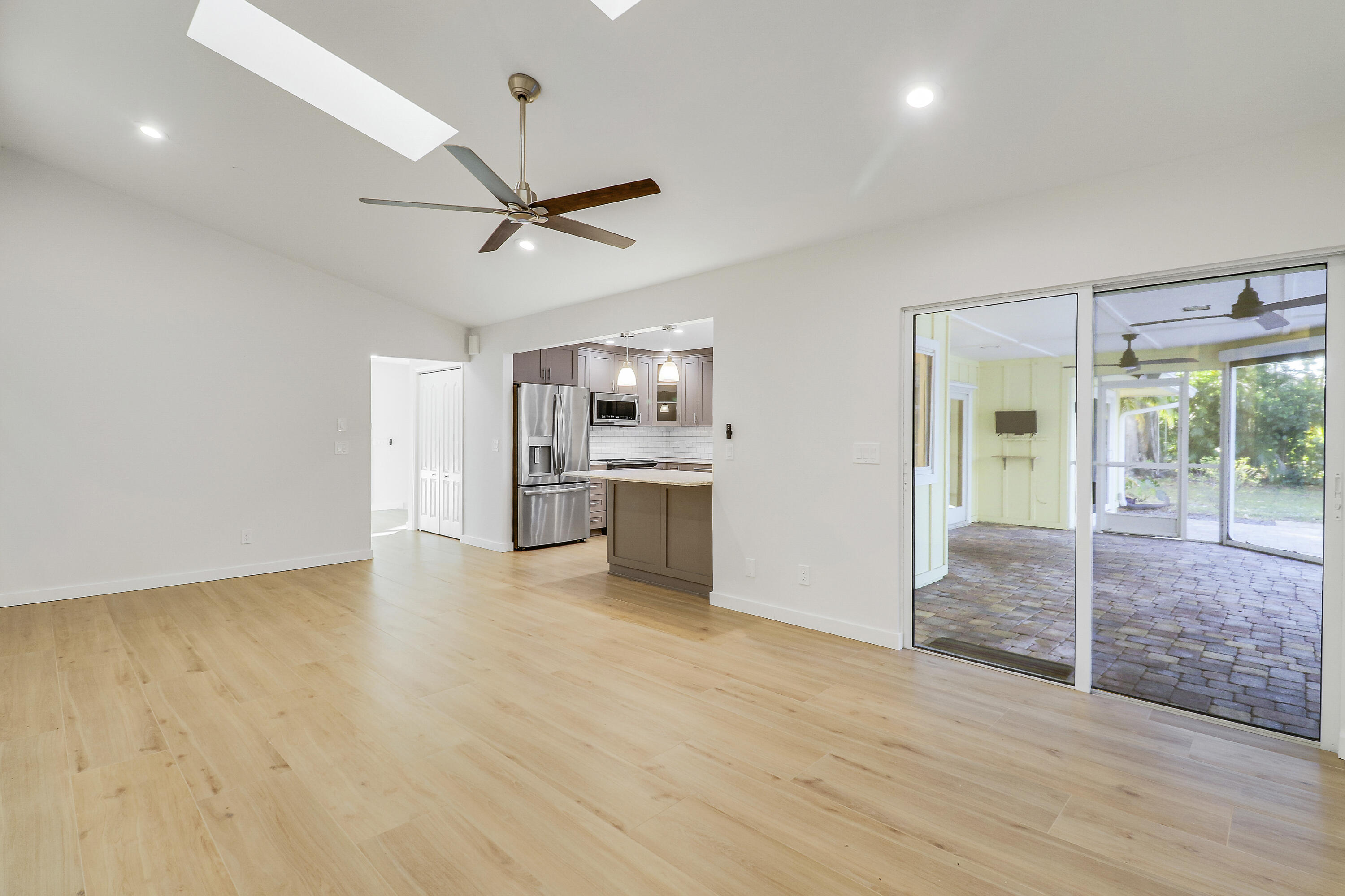 MLS #R11148891 image #14