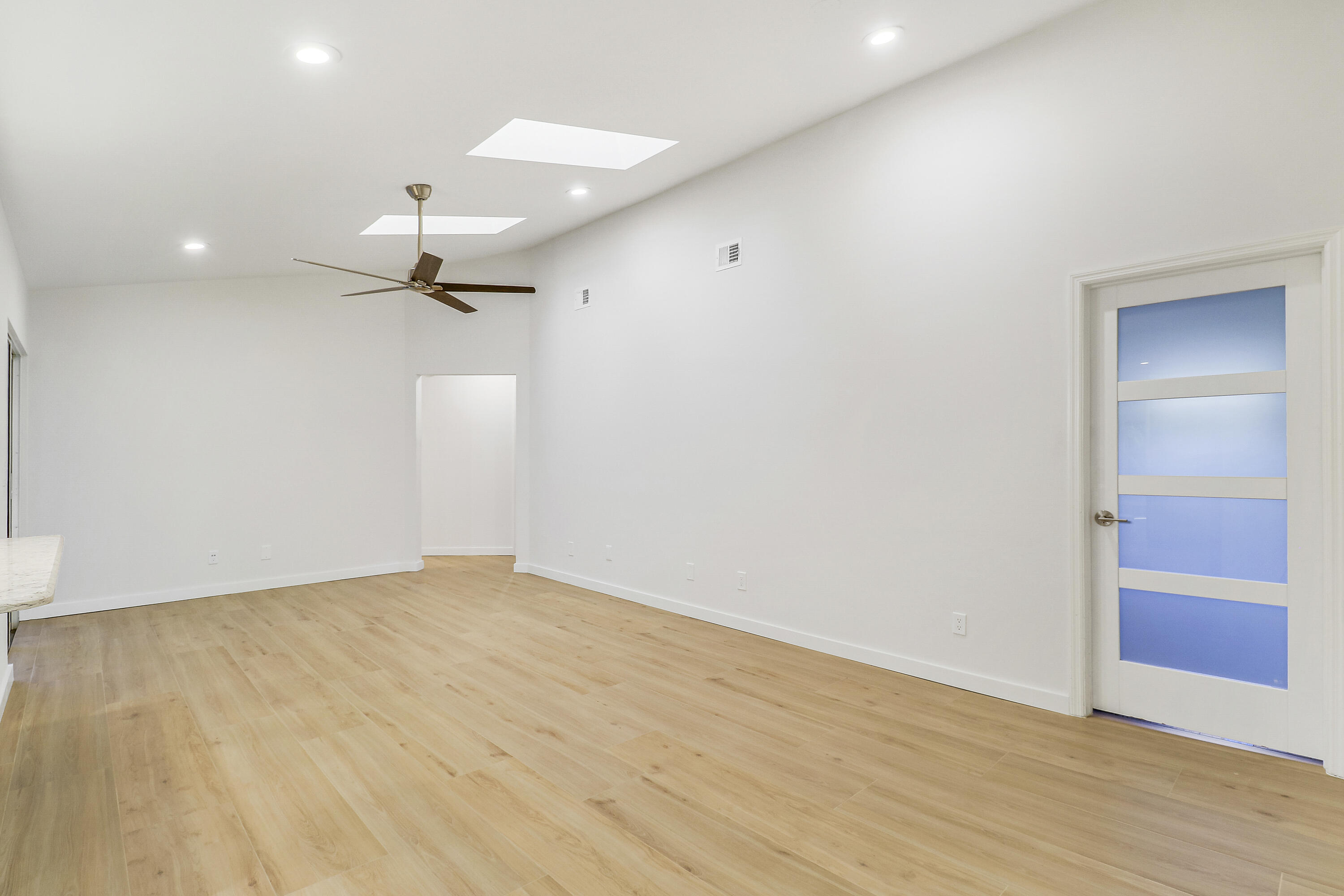 MLS #R11148891 image #15