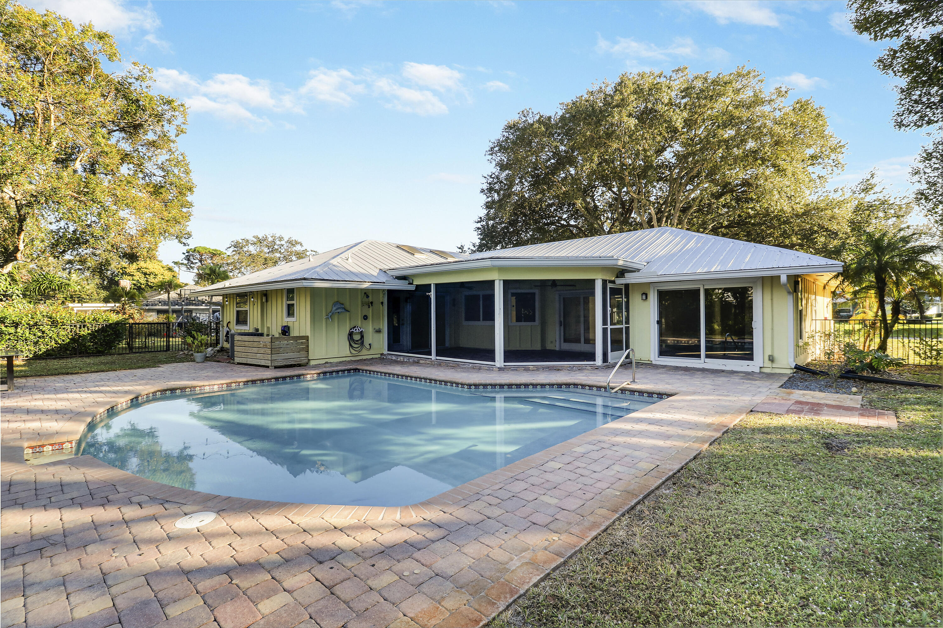 MLS #R11148891 image #43