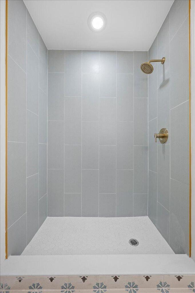 MLS #R11148910 image #12