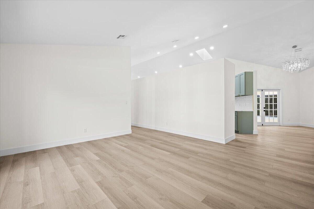 MLS #R11148910 image #21