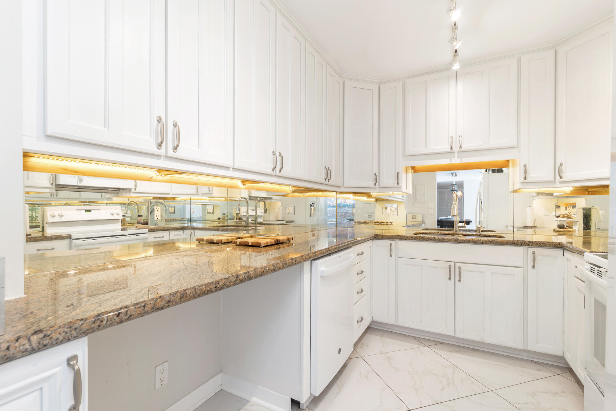 MLS #R11149257 image #16