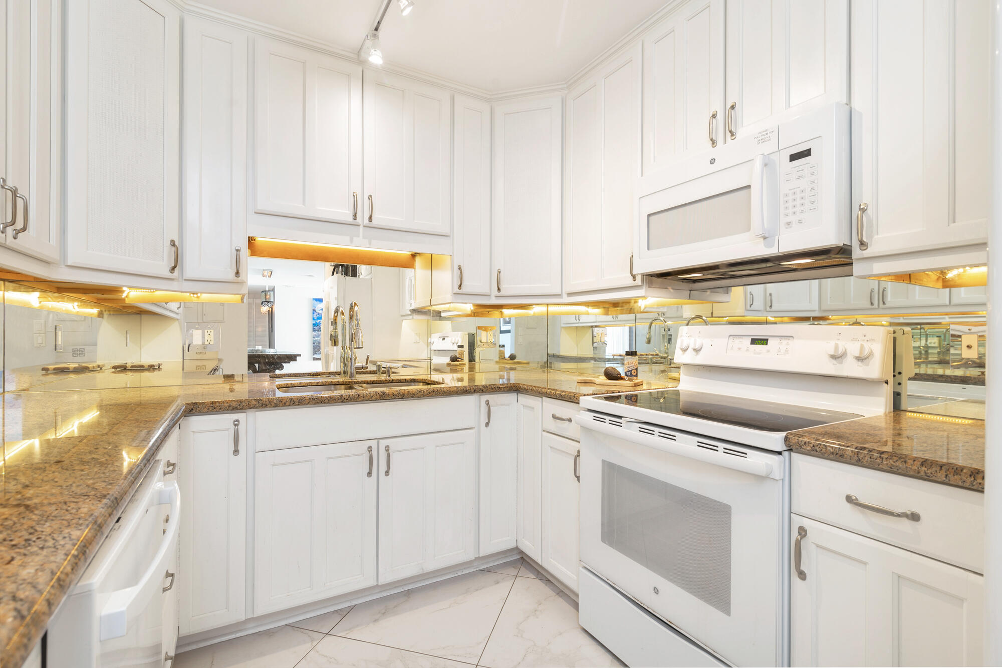 MLS #R11149257 image #17