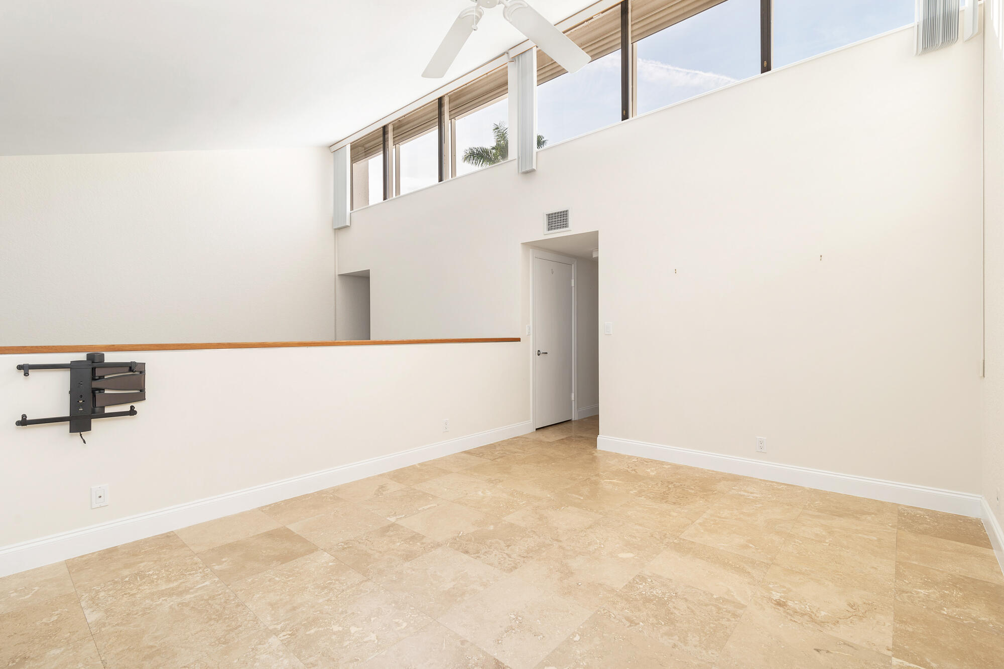 MLS #R11149405 image #10