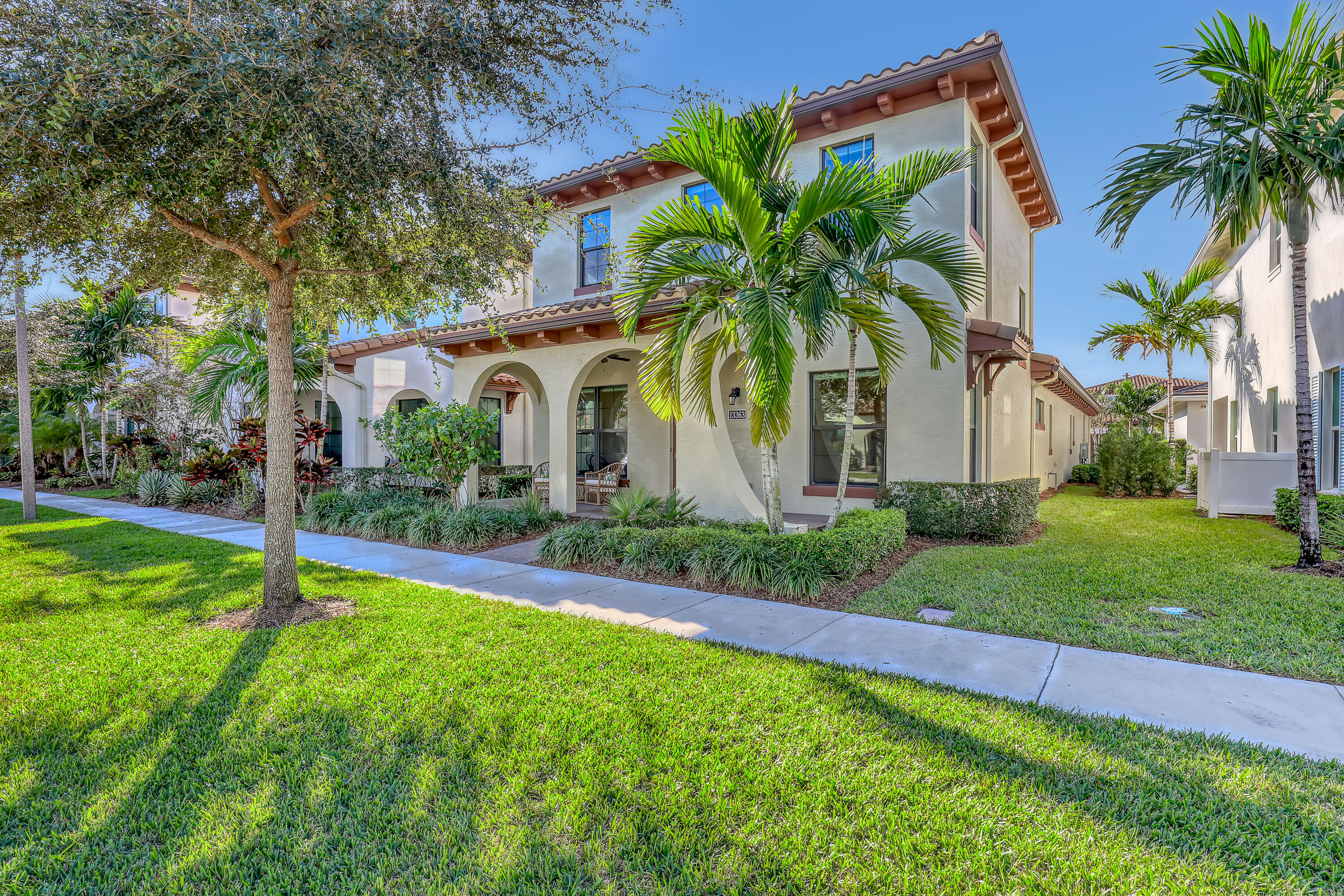 MLS #R11149492 image #1