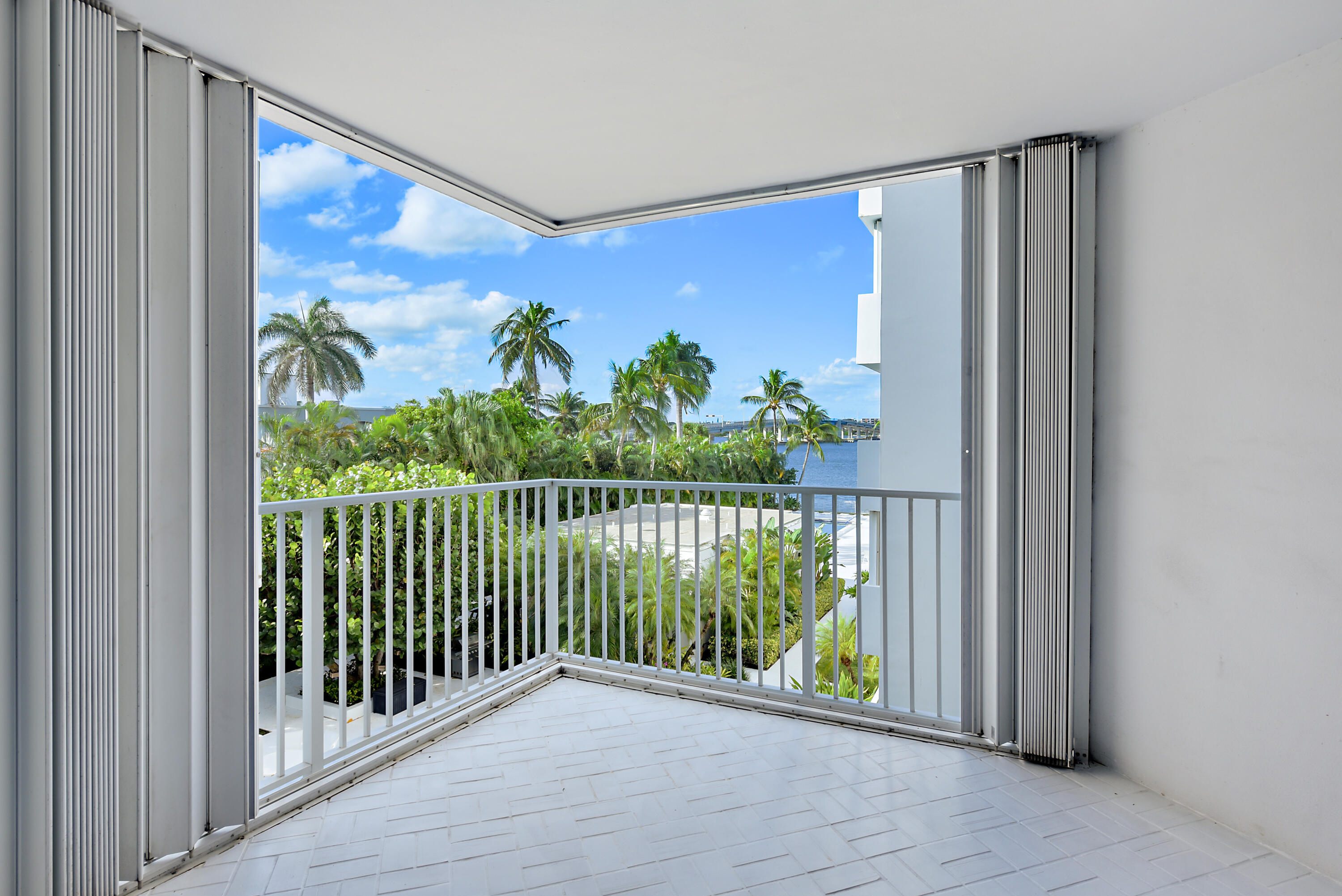 MLS #R11149518 image #2