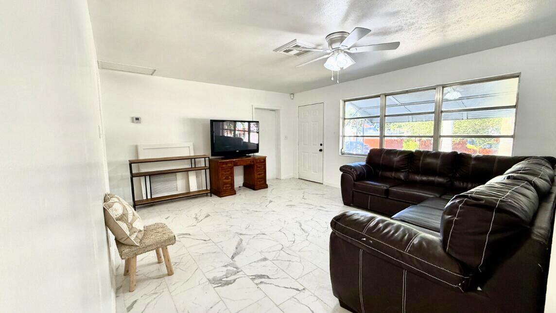 MLS #R11149721 image #8