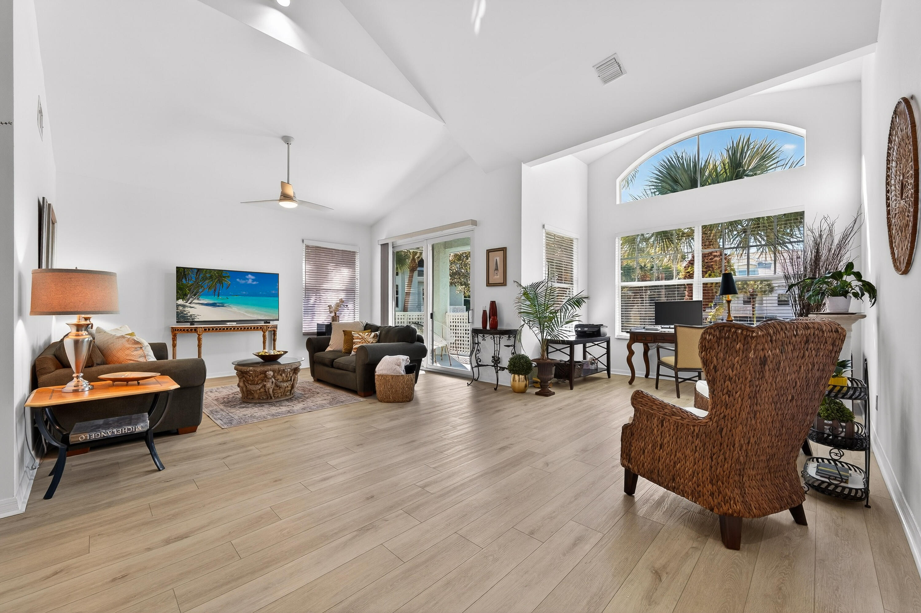 MLS #R11149795 image #12