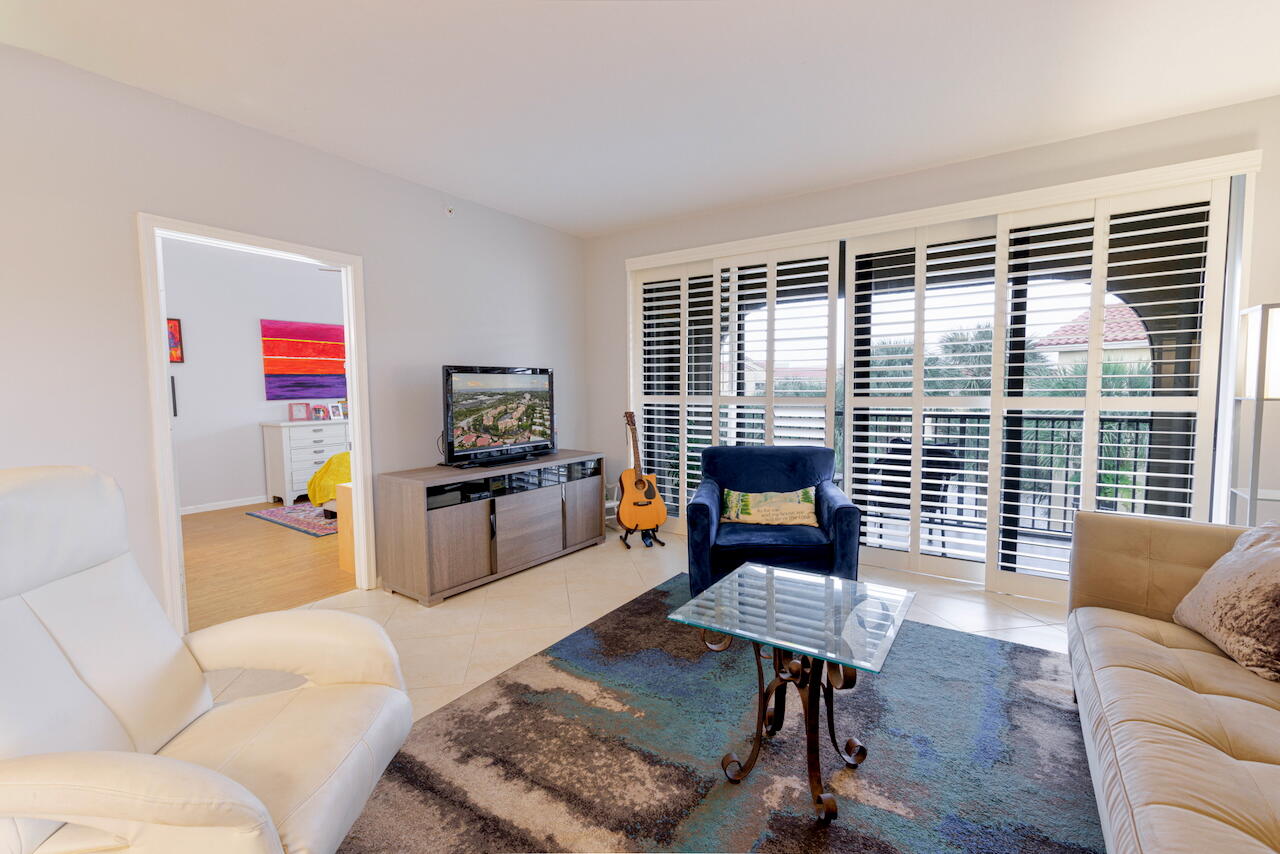 MLS #R11149881 image #17