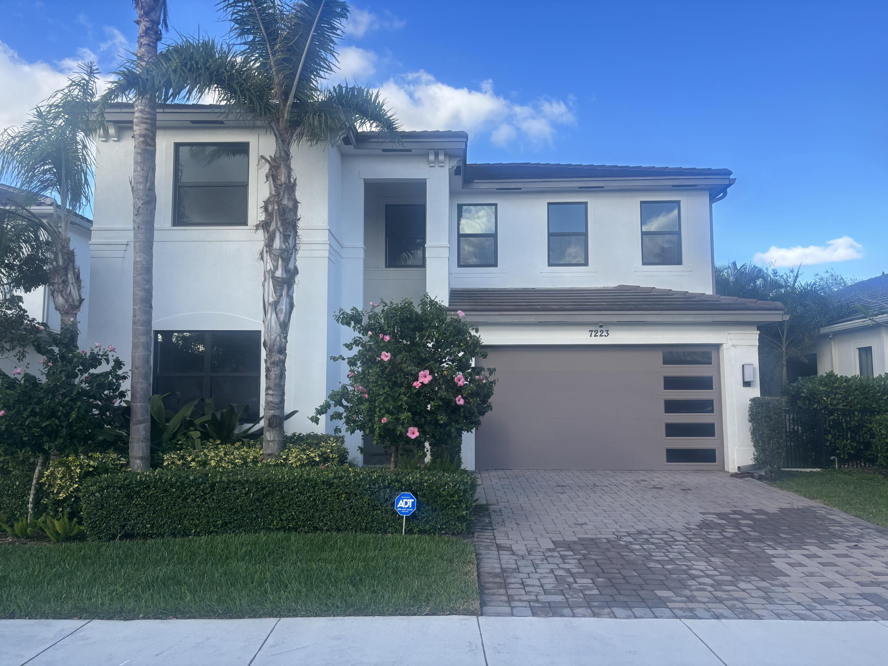 MLS #R11150323 image #0